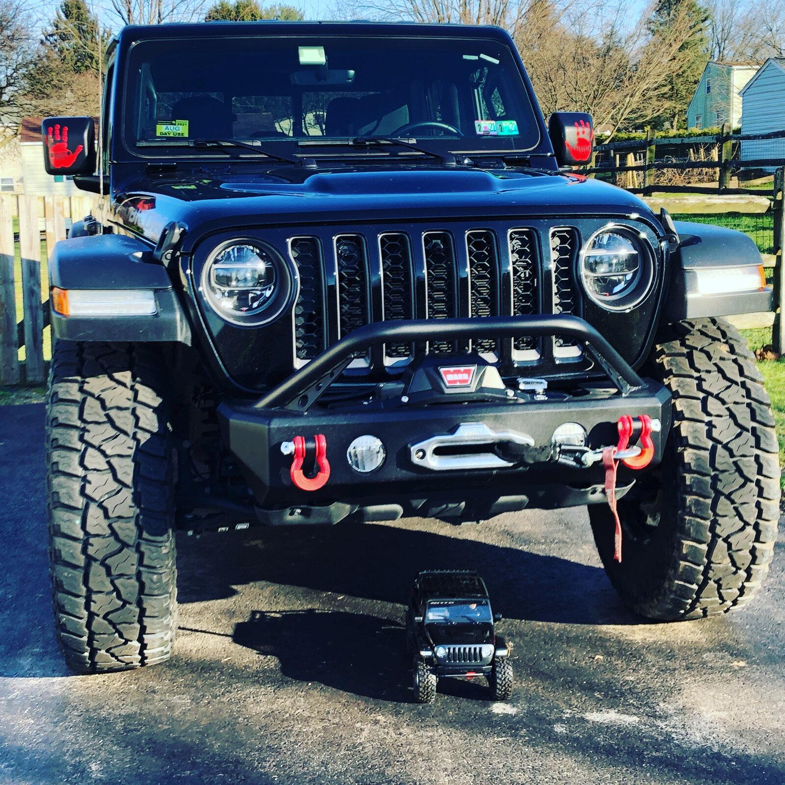 Jeep Gladiator BLACK Gladiator JT Club 0188B3C0-4528-4755-8668-9DBB6A2147AE