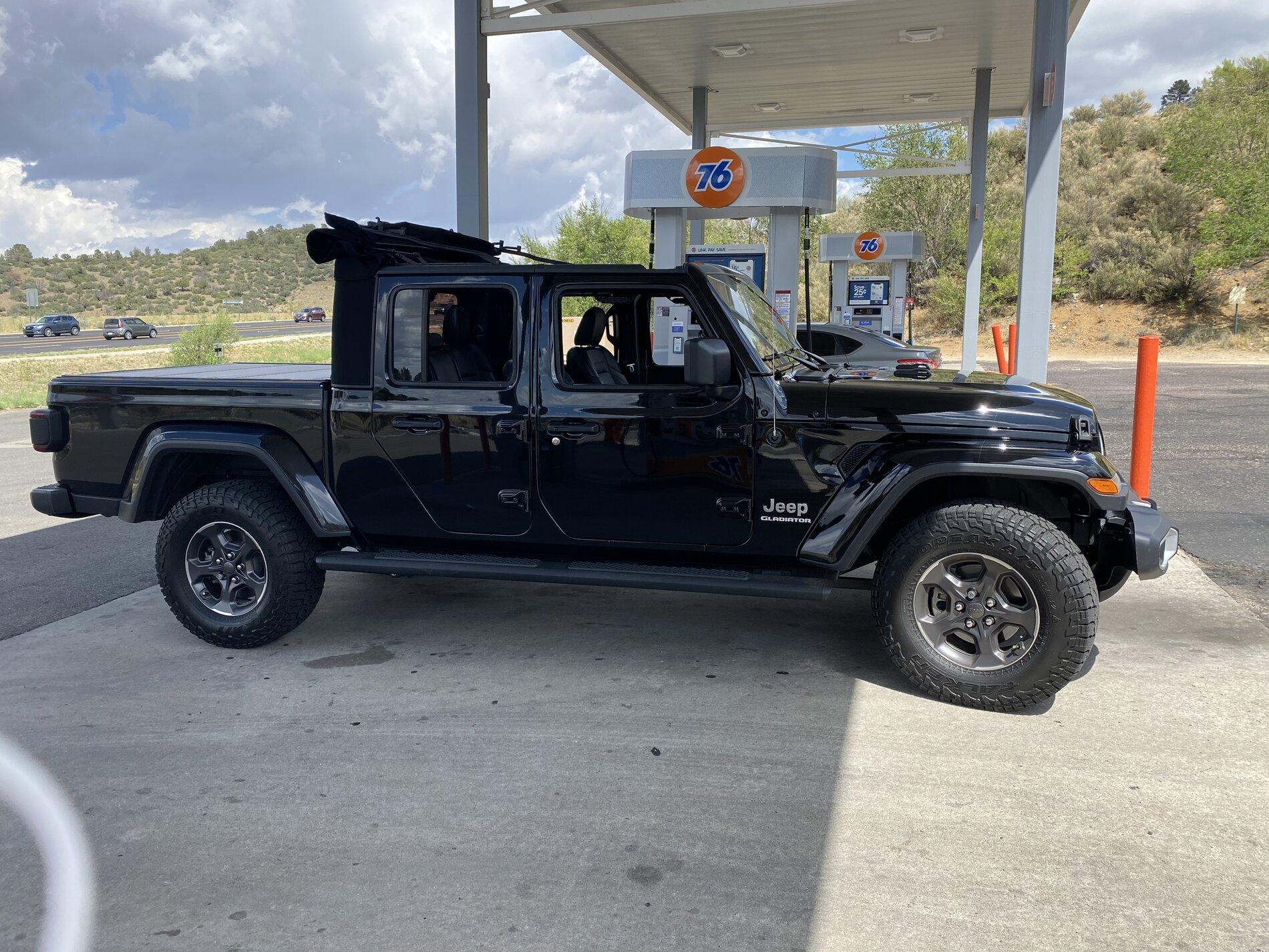 Jeep Gladiator Mopar premium soft top - $950 F78BE9E6-0167-41AD-ACDD-0523DD98FC90
