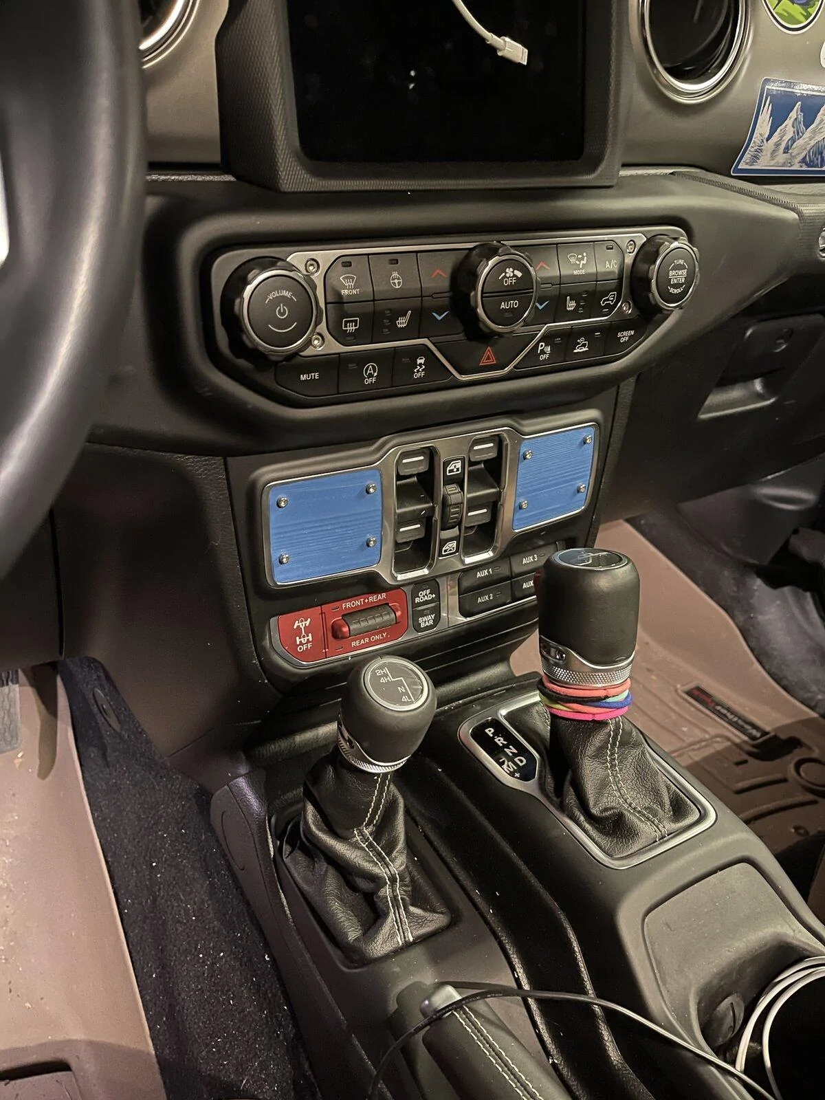 Jeep Gladiator Practical Truck for the Over Prepared Woman 3D4ACB1F-1A21-4214-BD9E-A037FE806311