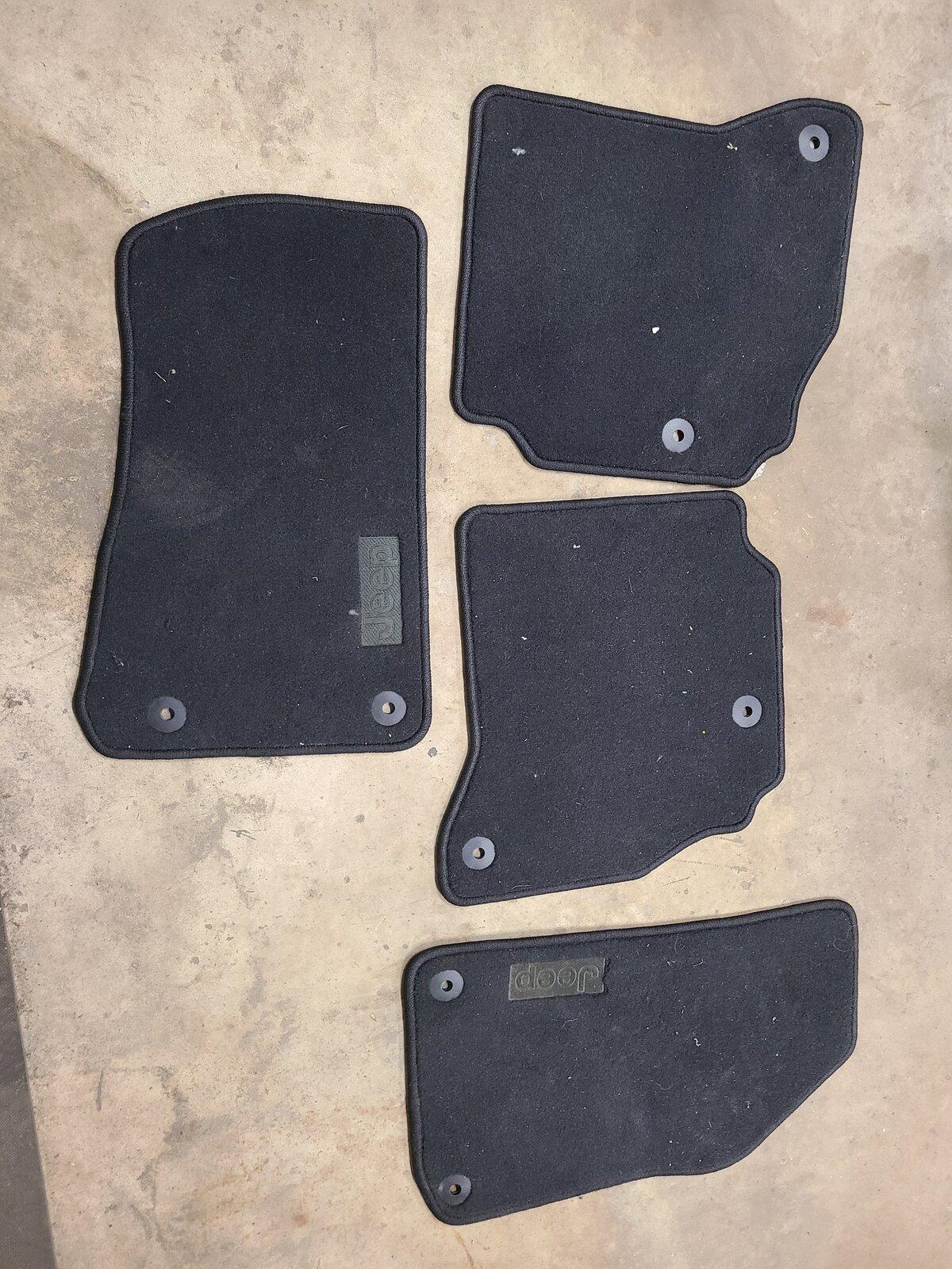 Jeep Gladiator Floor mats, Rubicon takeoffs 20210209_221842