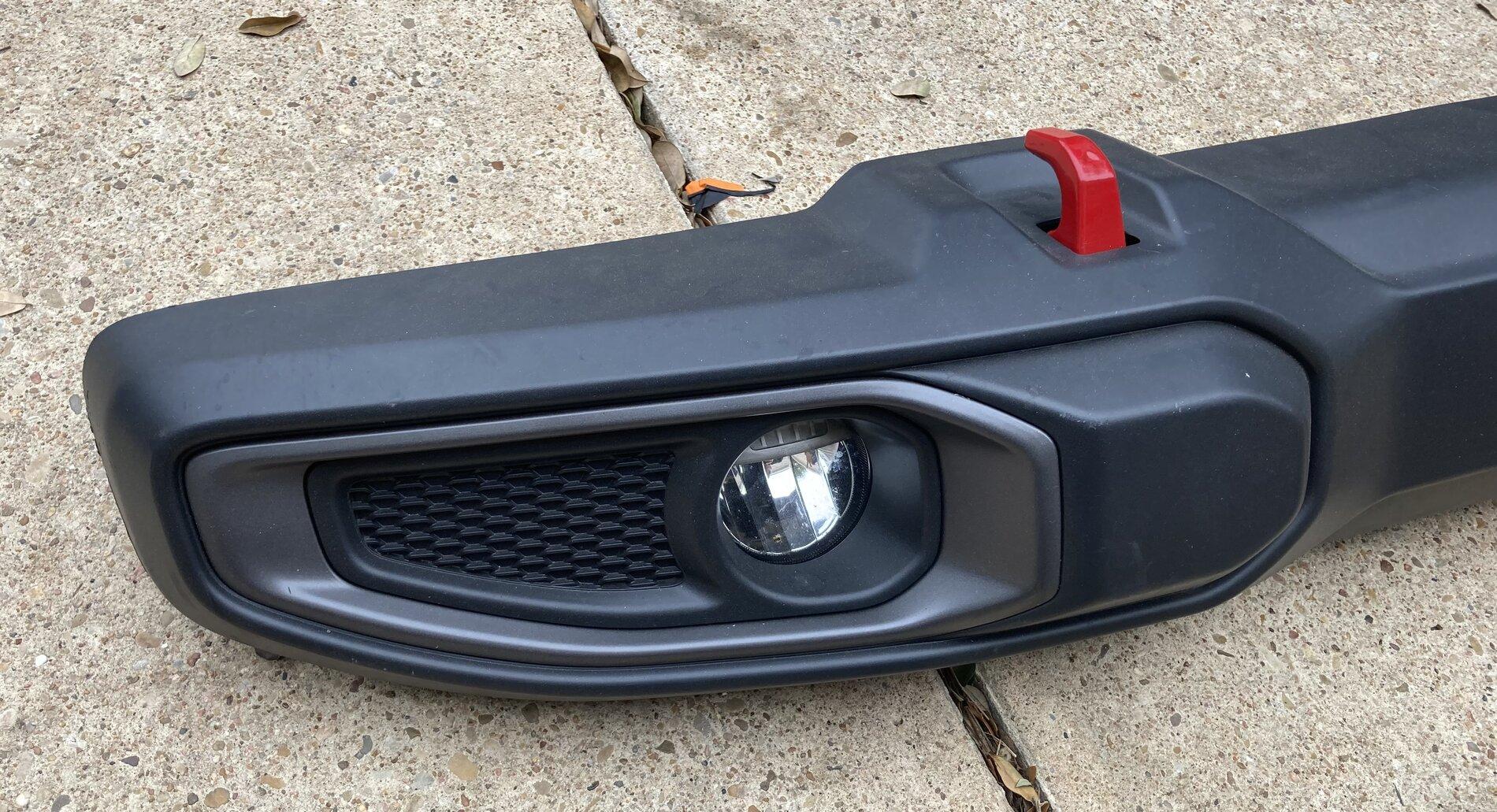 Jeep Gladiator JTRubicon PLASTIC Front Bumper with LED foglights - Sold 00E3F479-68DE-412D-AA75-34D9A3EB64C3