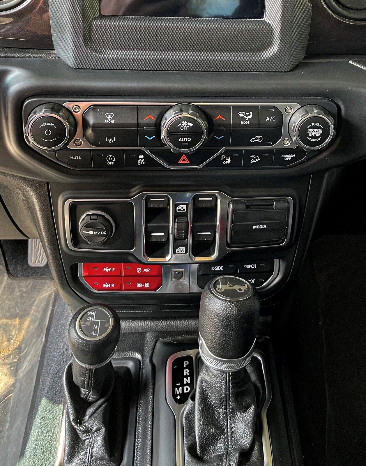 Jeep Gladiator New auxiliary switch bank IMG_1925