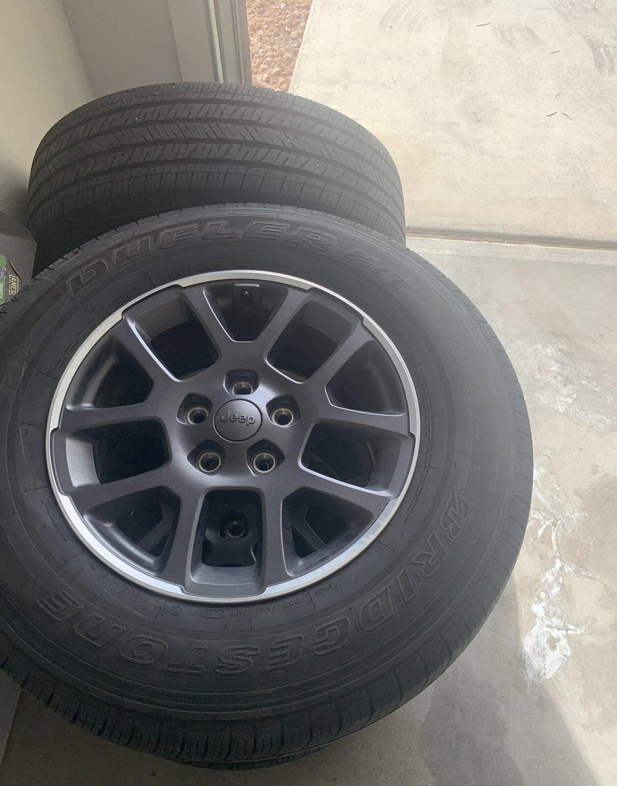 Jeep Gladiator Overland wheels / tires w/ TPMS 6D3829E4-E468-4DB2-829C-BD0BAC35B060