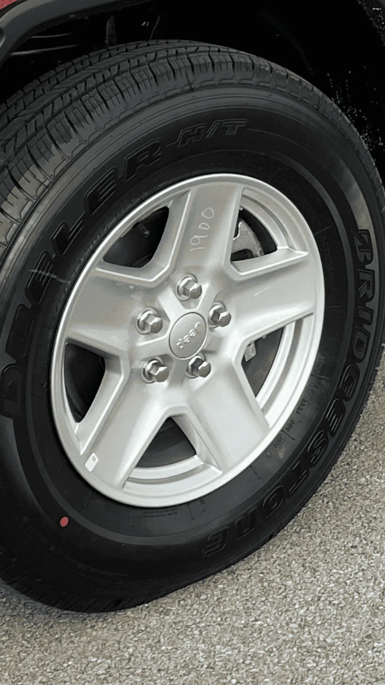 Jeep Gladiator Sport Wheels/Tires E62BDD91-2493-4F13-9909-F79303F24206