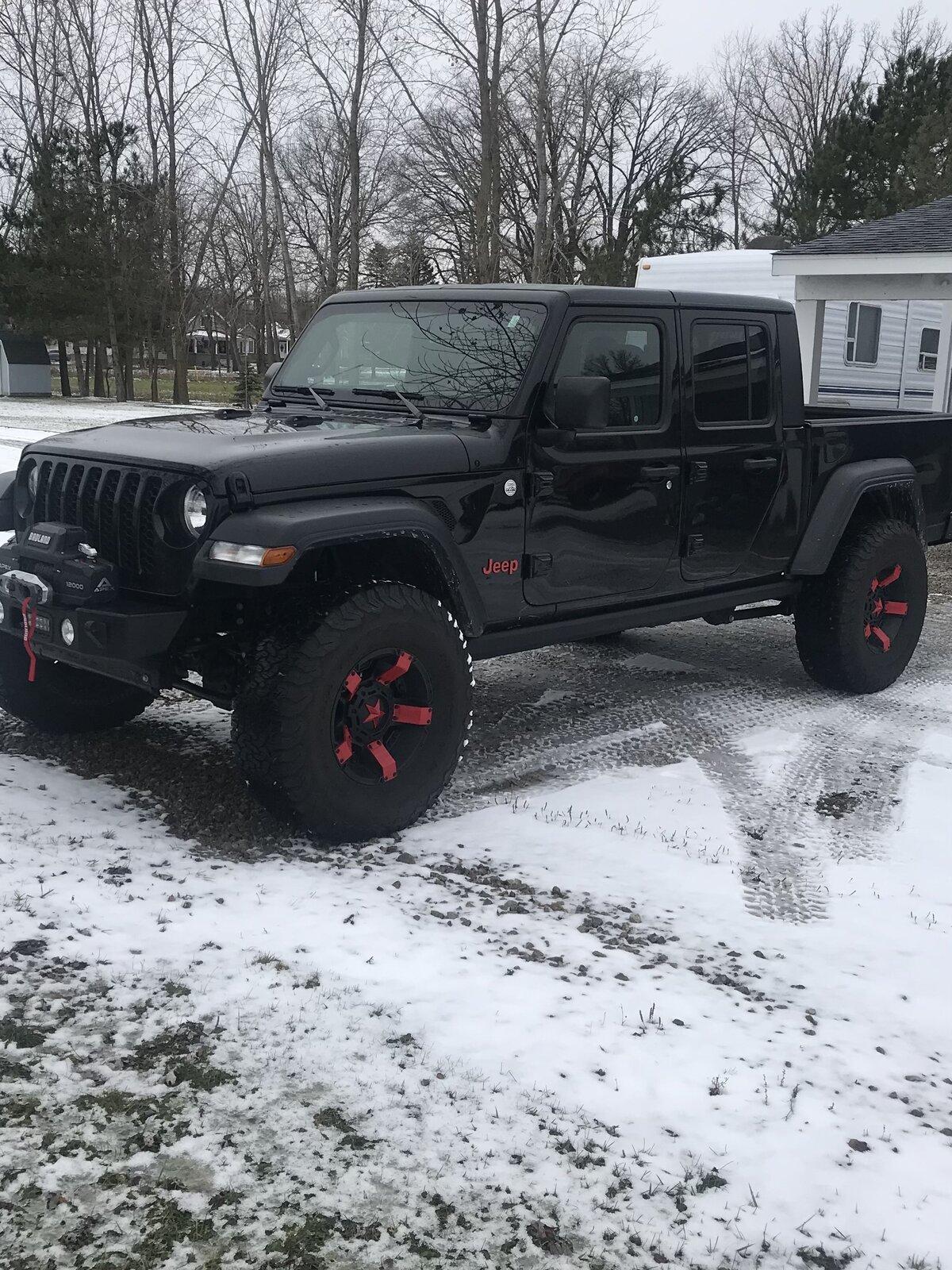 Jeep Gladiator Black is played out, let's see some colored rims 1F757F30-B05E-43CA-BFF9-DFE740A5C78A