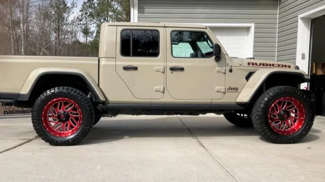 Jeep Gladiator Black is played out, let's see some colored rims gladiator1