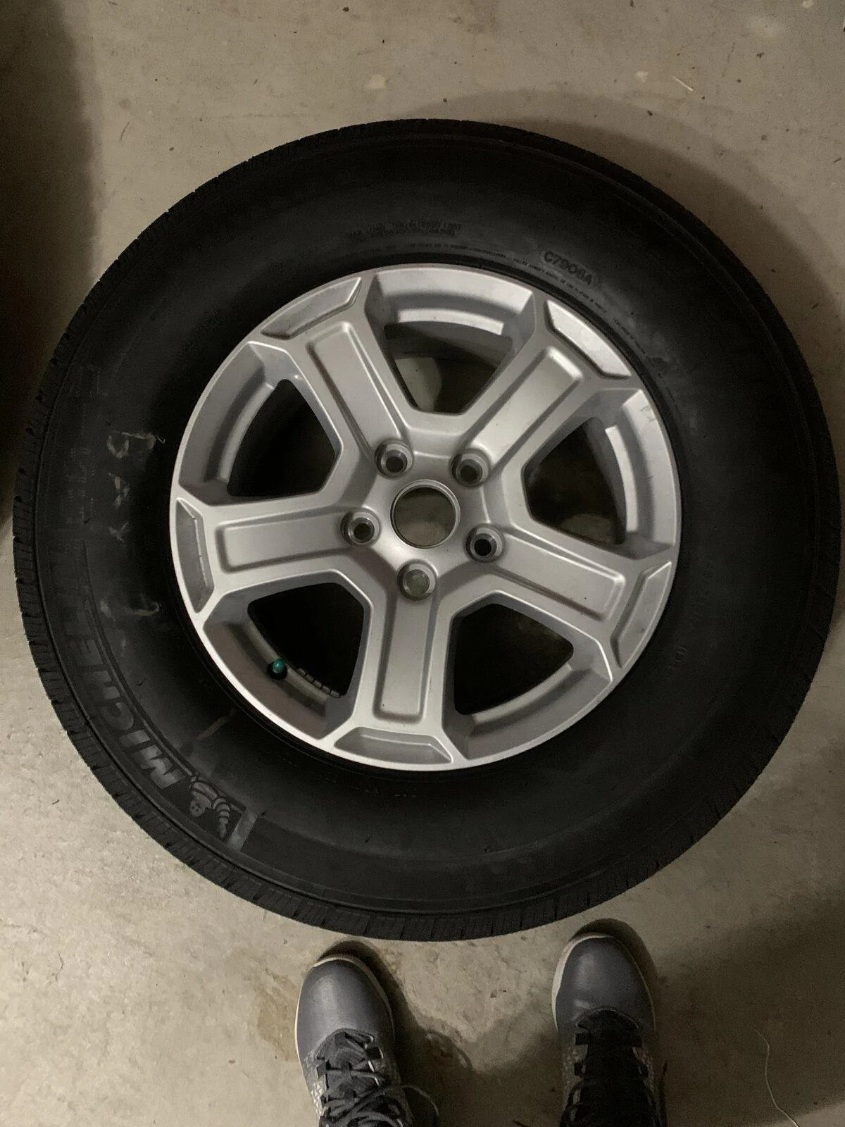 Jeep Gladiator One 245/75R17 Michelin tire and stock wheel brand new 5E5E3FDA-577D-49DB-8A80-20E56414397D
