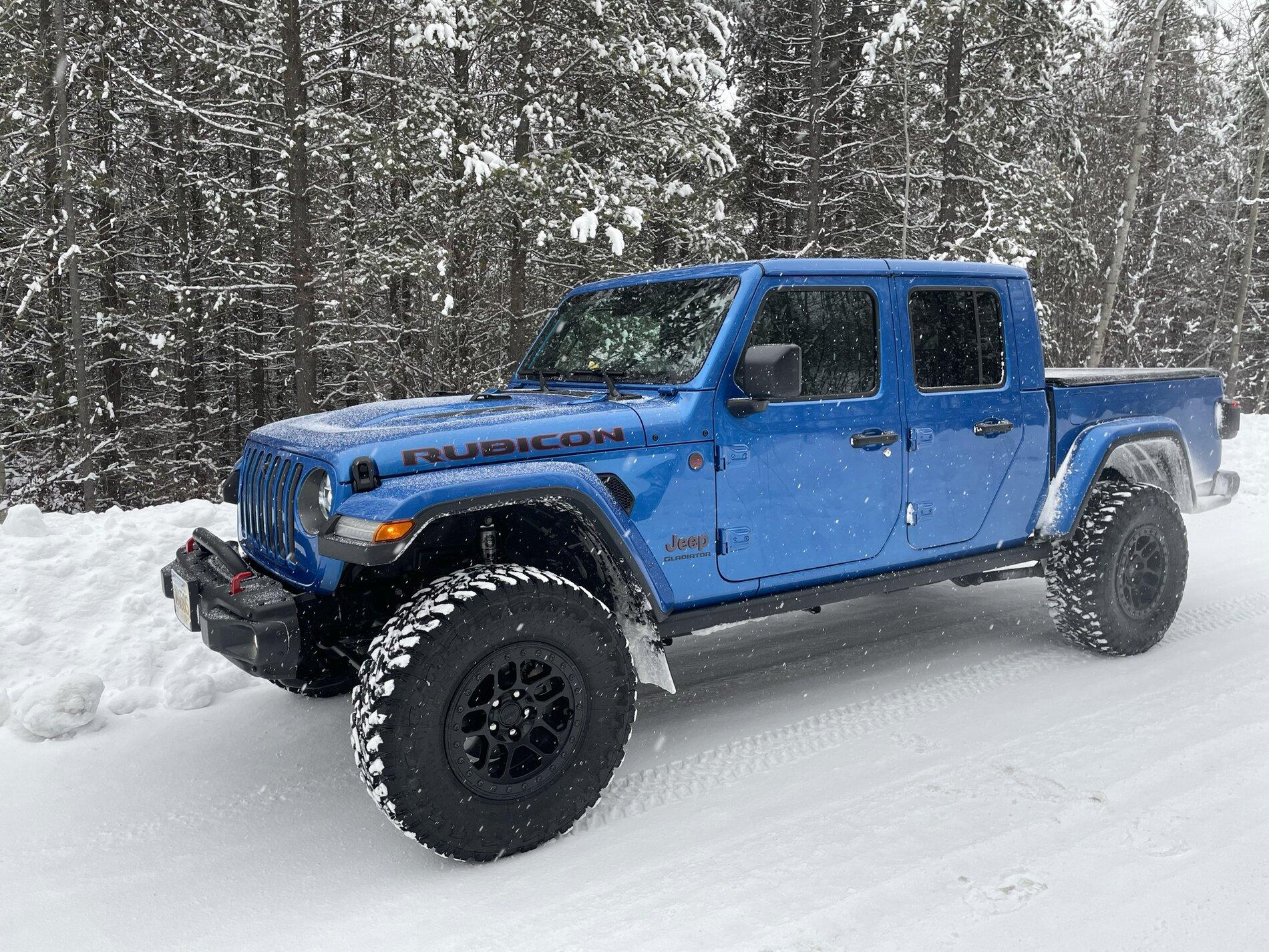 Jeep Gladiator HYDRO BLUE PEARL Gladiator JT Club 22331FDF-0E15-42E0-9BEF-1135E86FCCF7