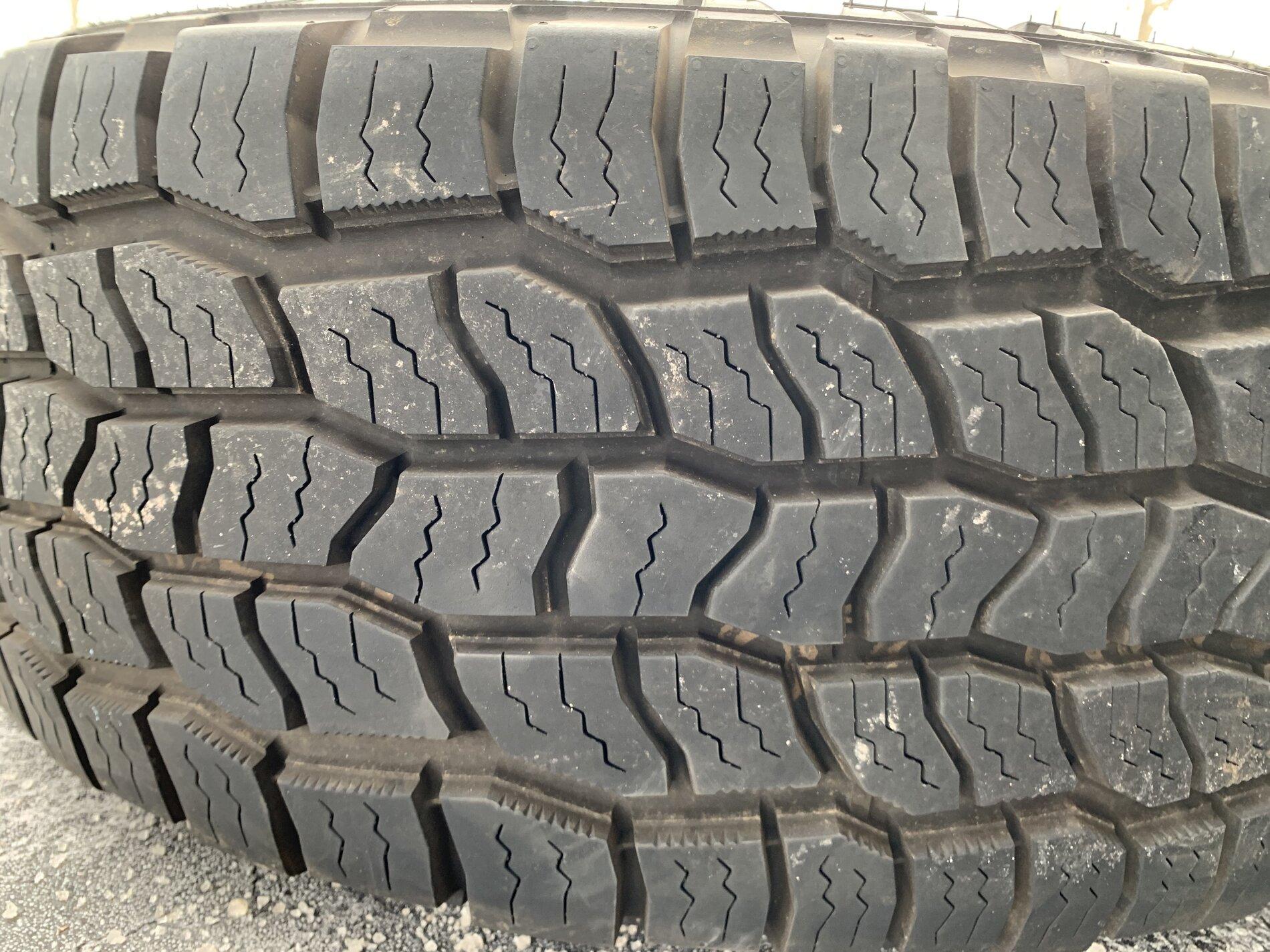 Jeep Gladiator Cooper Discoverer AT3 XLT 315/70R17 on Rubicon wheels 1FDC45B9-F693-4BC9-8DD6-42B03E63250A