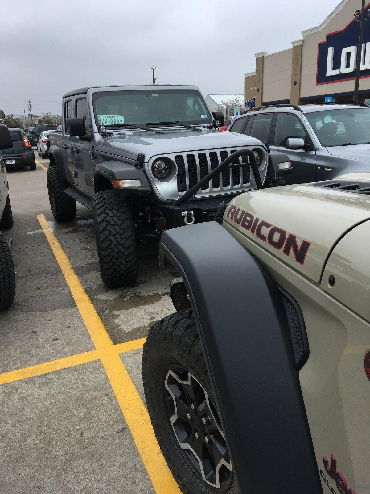Jeep Gladiator Jeeps Parking Next To Jeeps IMG_5081