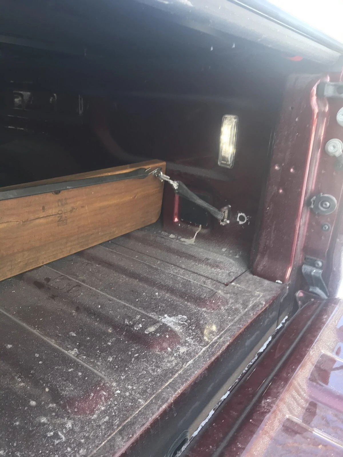 Jeep Gladiator Holes in the box by the back tie downs. 5F166C43-3FEC-453F-AF47-475448173399