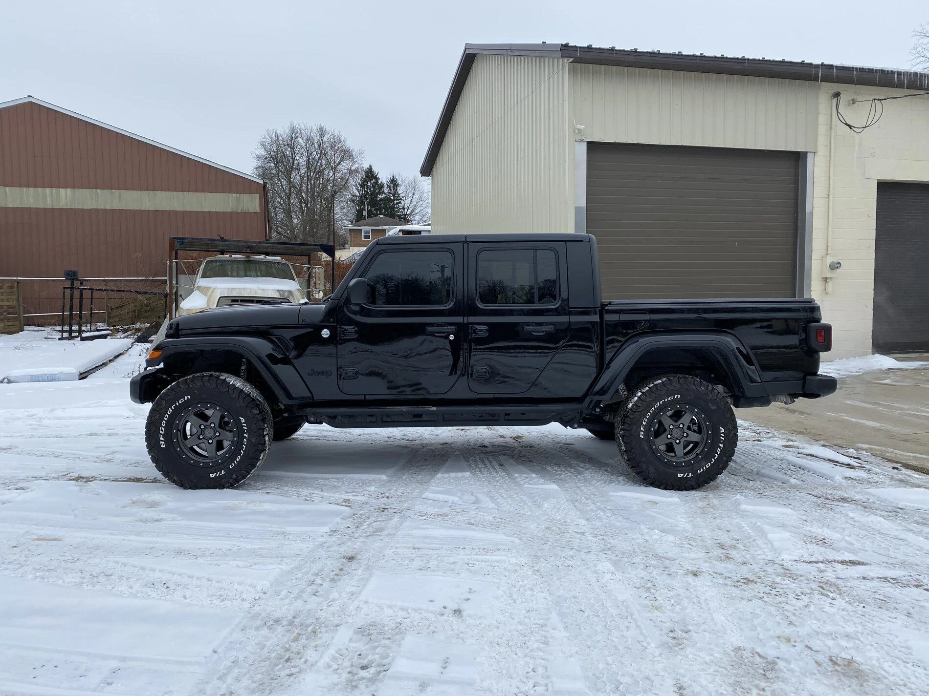 Jeep Gladiator Post up pictures of ur Gladiator 0B1CDF93-5F93-4B6A-89CA-6EE4961CAEC1