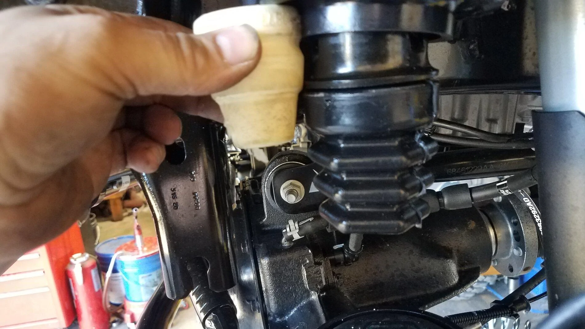 Jeep Gladiator Eco diesel Suspension bottoming out on normal roads 20210213_110313