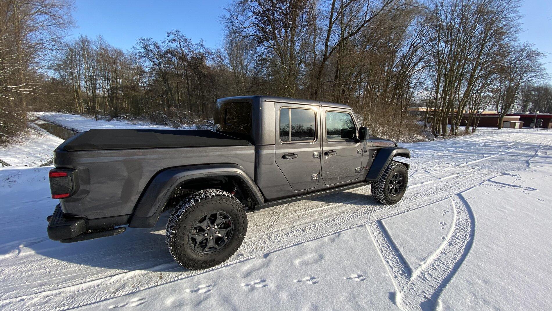 Jeep Gladiator Introduction of myself E1BF3476-ADCF-477E-B94D-AF7F17BCF754