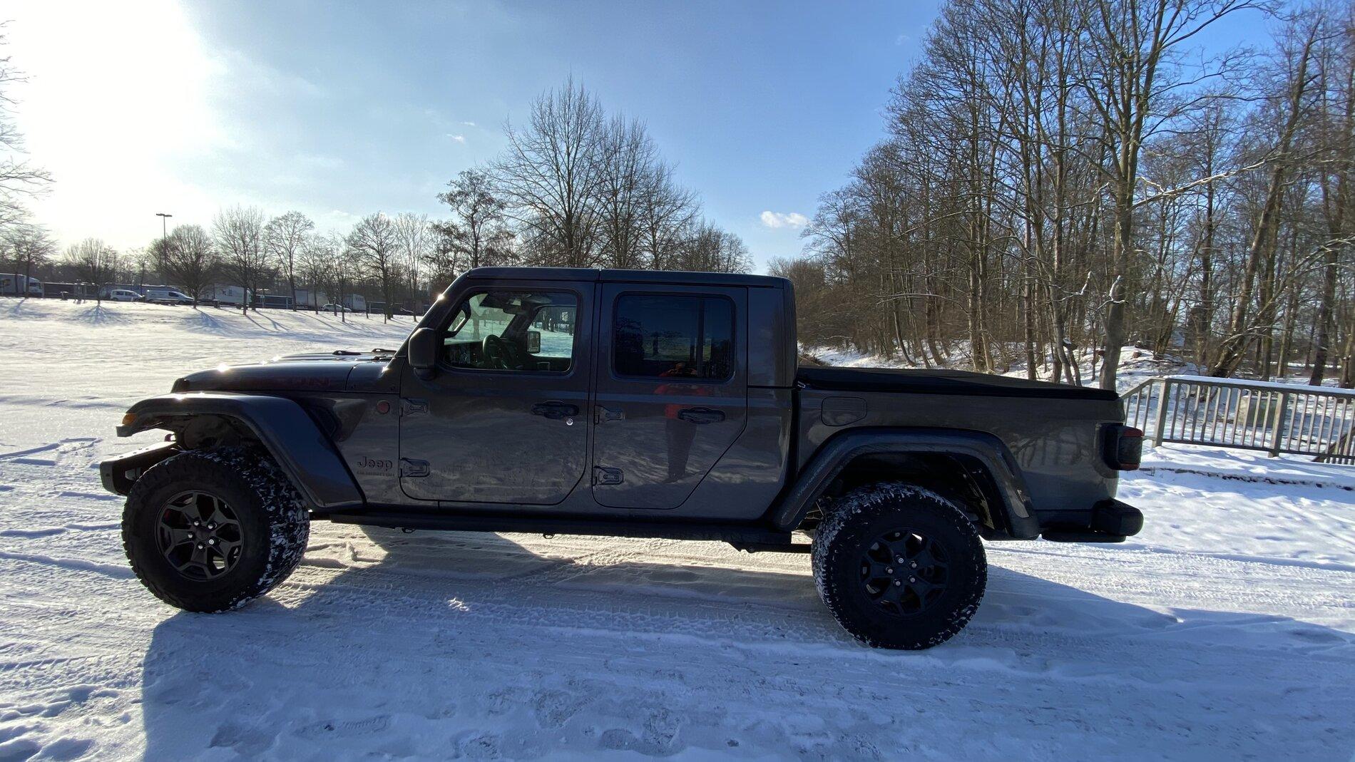Jeep Gladiator Introduction of myself 00738017-8CD2-4216-860C-C2B111309F04