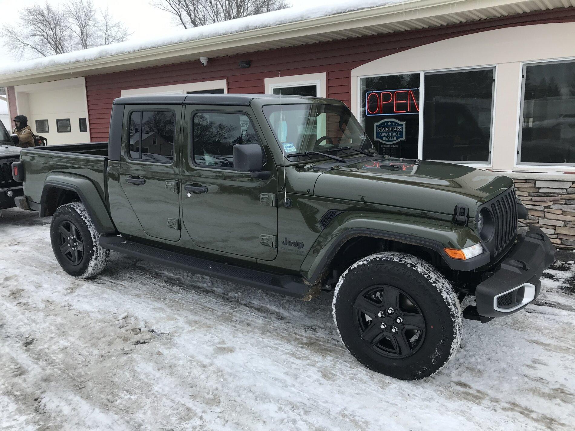 Jeep Gladiator SARGE GREEN Gladiator club 005BB8A7-D79B-4D3F-B5CE-4320C5B16617