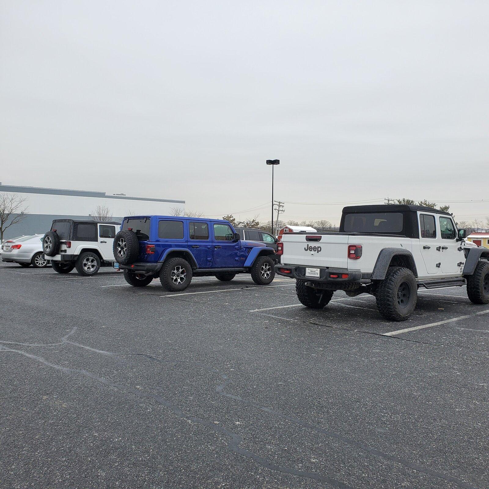 Jeep Gladiator Jeeps Parking Next To Jeeps 20210213_103730
