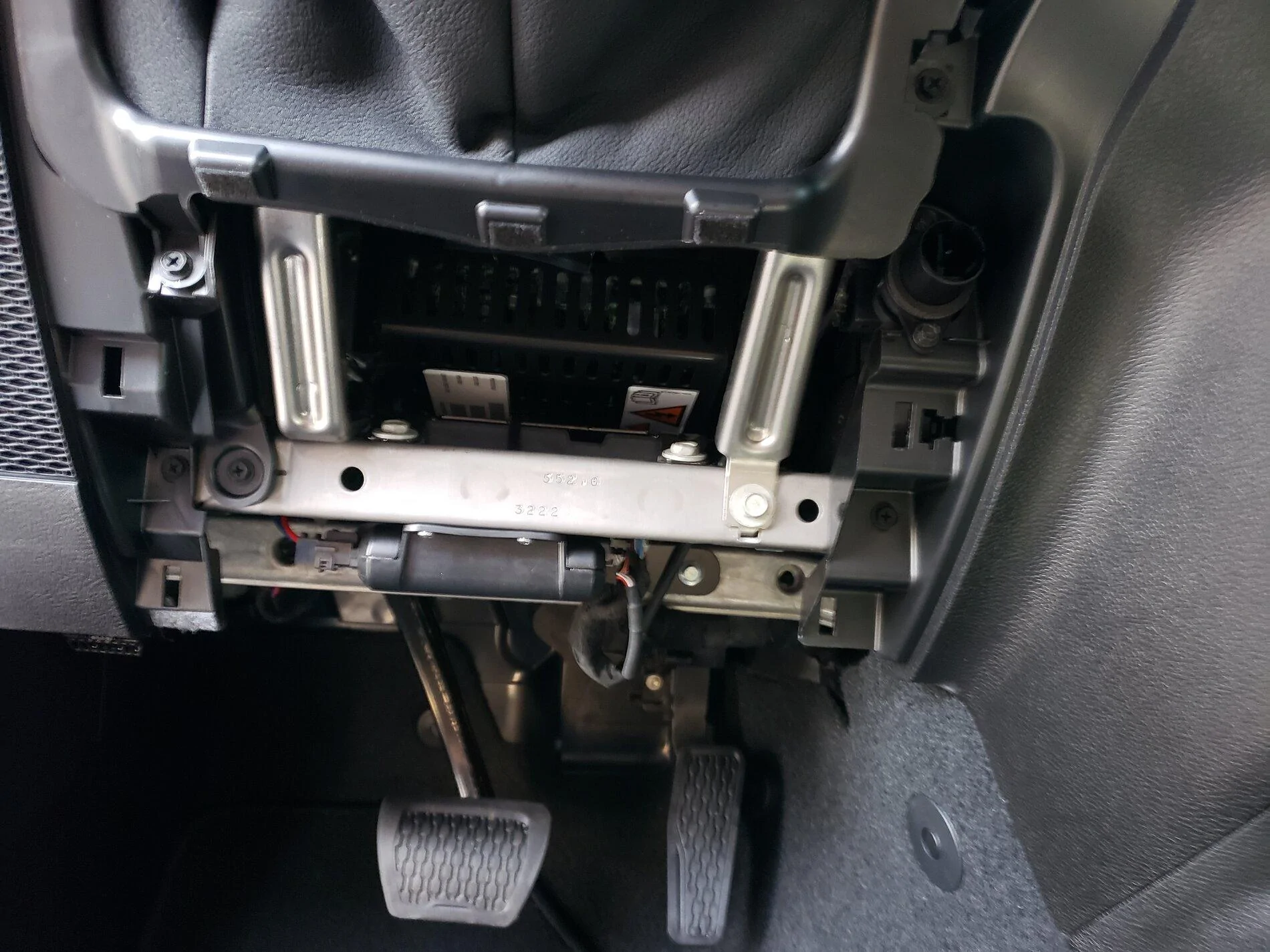 Jeep Gladiator 12V Outlet/Lighter Removal Controller-1