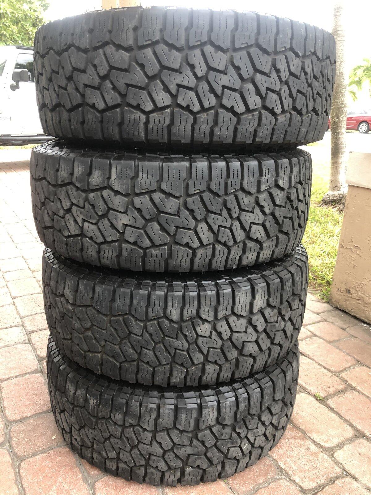 Jeep Gladiator $800 Jeep gladiator rubicon oem rims and tires 0998AF9E-7943-427B-BE8C-DB4971516D25