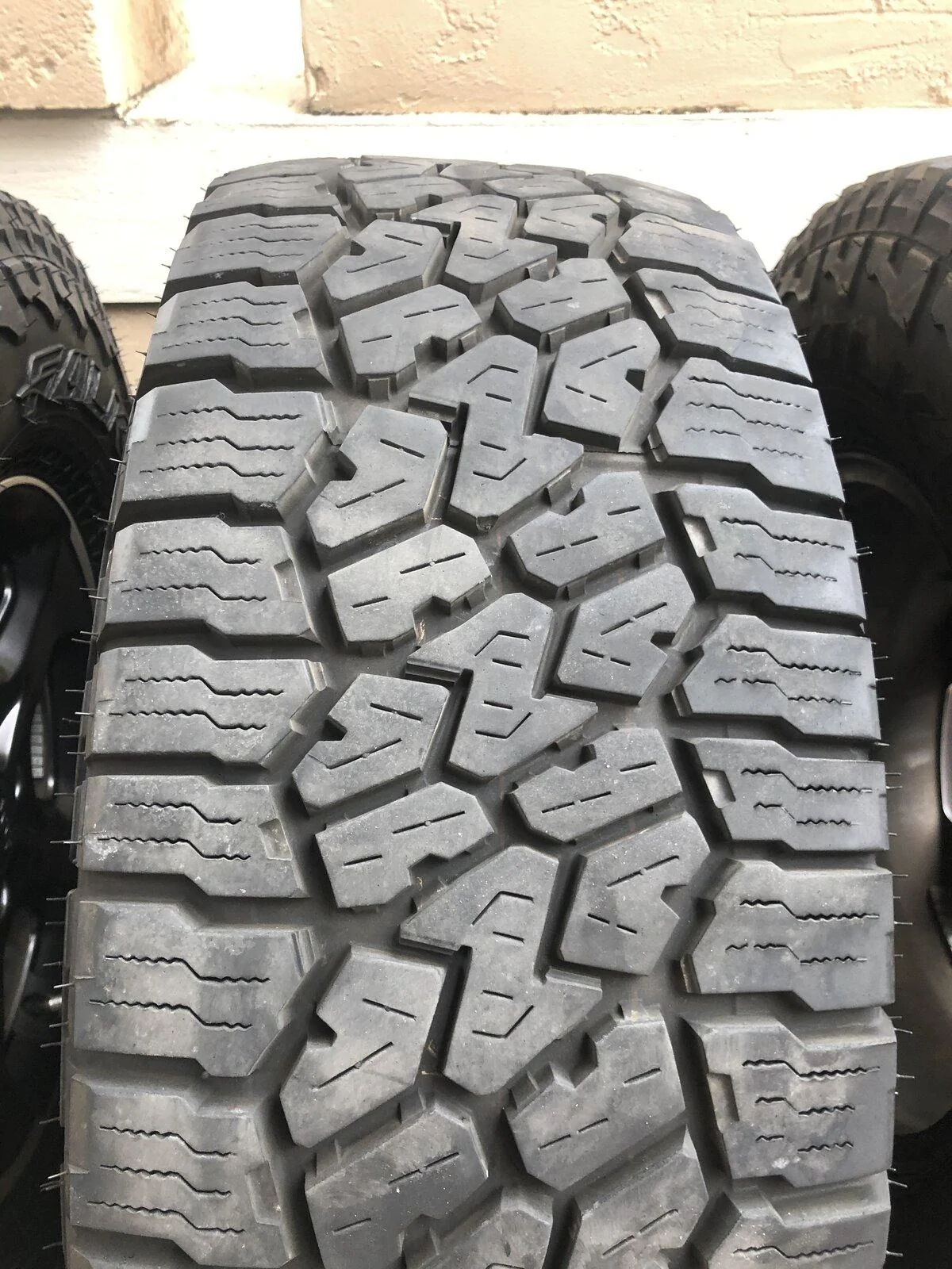 Jeep Gladiator $800 Jeep gladiator rubicon oem rims and tires 834C86B3-4BFD-465B-AD54-C97CB64A965C