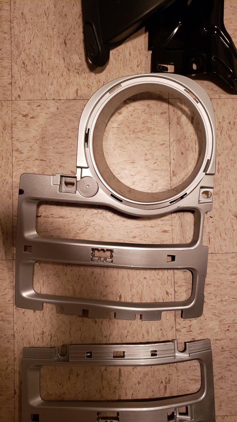 Jeep Gladiator WTS: Selling Overland (silver) Grille Insert $70 20210215_214707