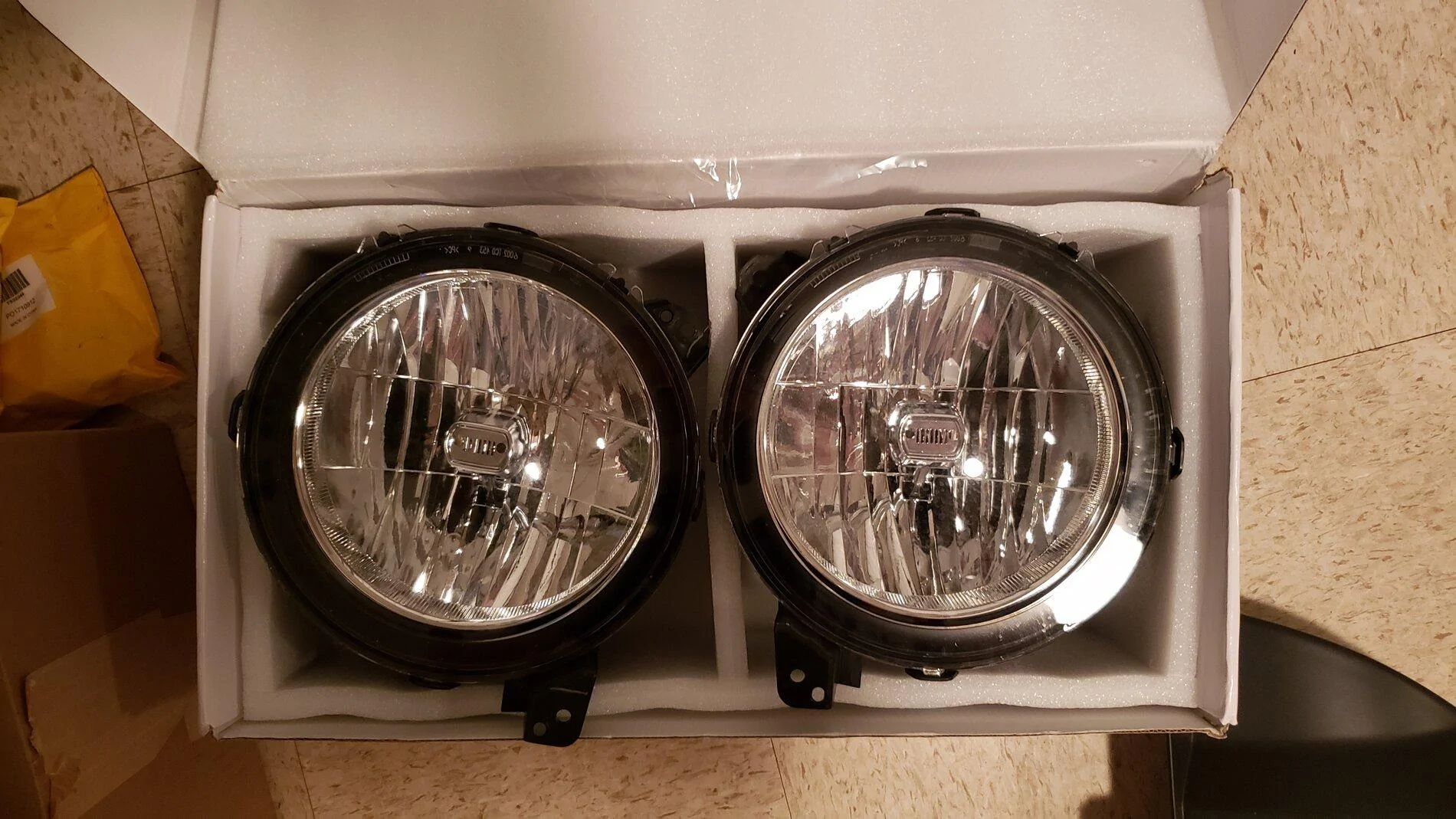 Jeep Gladiator WTS: Selling OEM Halogen Headlights $50 OBO 20210215_215927