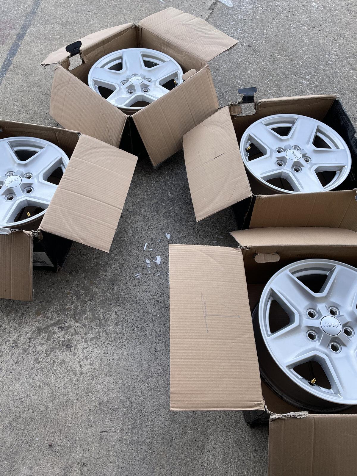 Jeep Gladiator For Sale:  2021 Gladiator Sport S Stock Tires IMG_2354