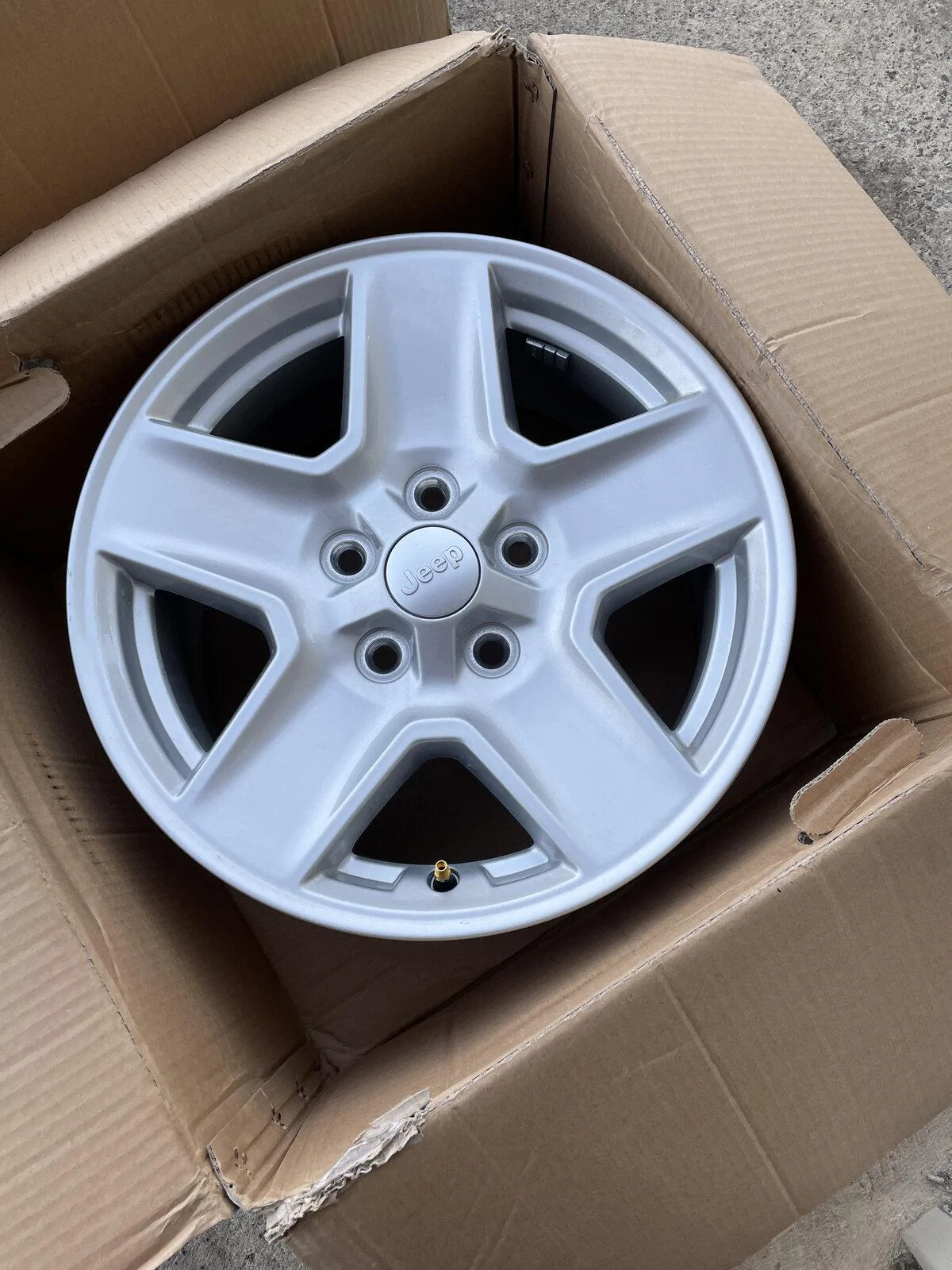 Jeep Gladiator For Sale:  2021 Gladiator Sport S Stock Tires IMG_2355