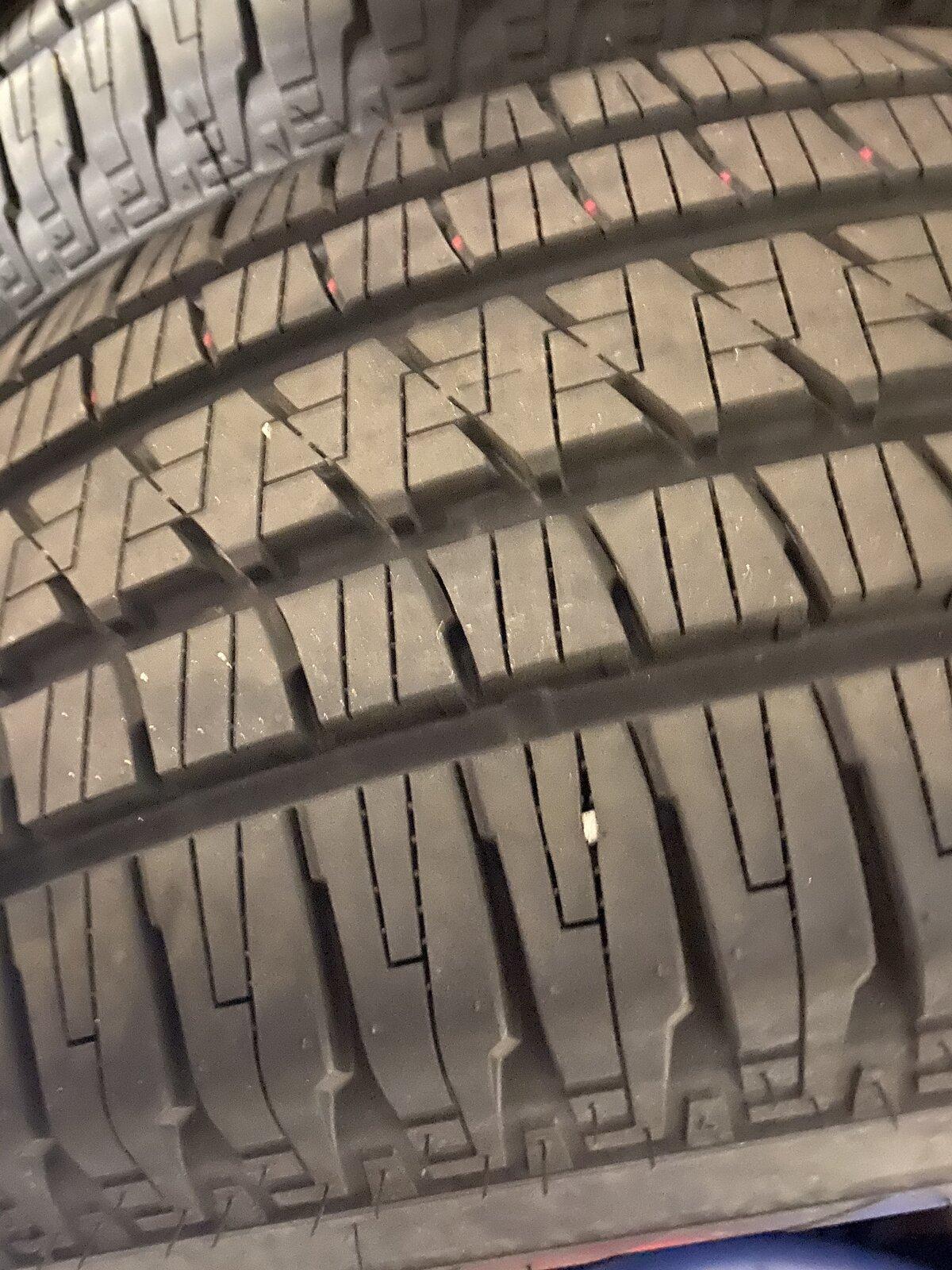 Jeep Gladiator Take off tires F/S - Bridgestone Dueler h/l Alenza 275/55r20 46D92220-E2F0-406E-AA93-844D4E28212F