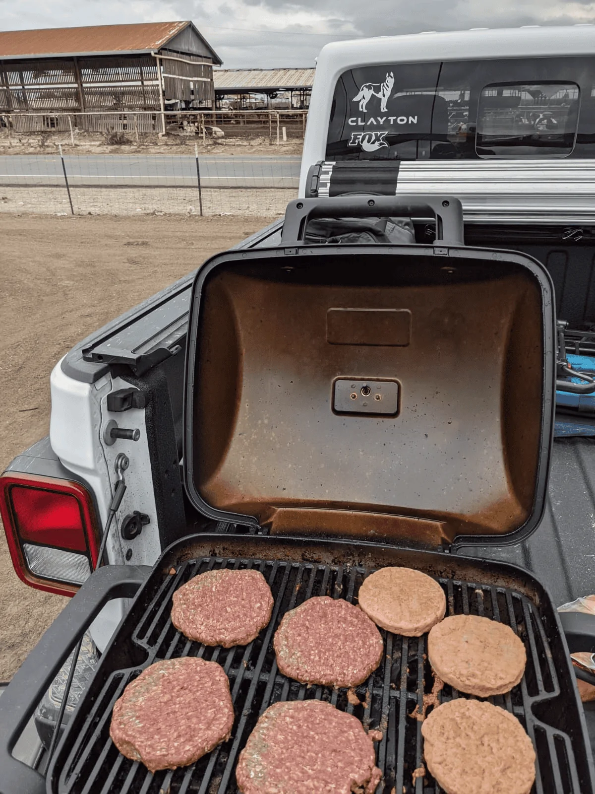 Jeep Gladiator Anyone regularly transport a bbq grill? 1613624750034