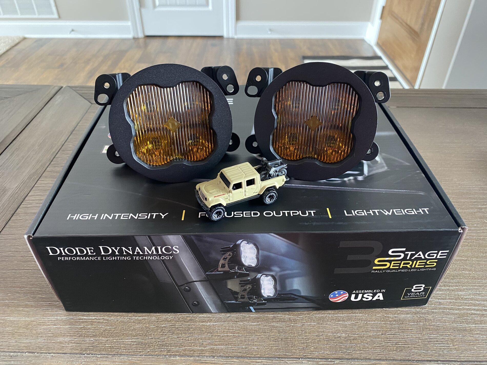 Jeep Gladiator Amber Driving lights! Yes Please! 3794932E-6300-4B97-A927-F2D497C0E873