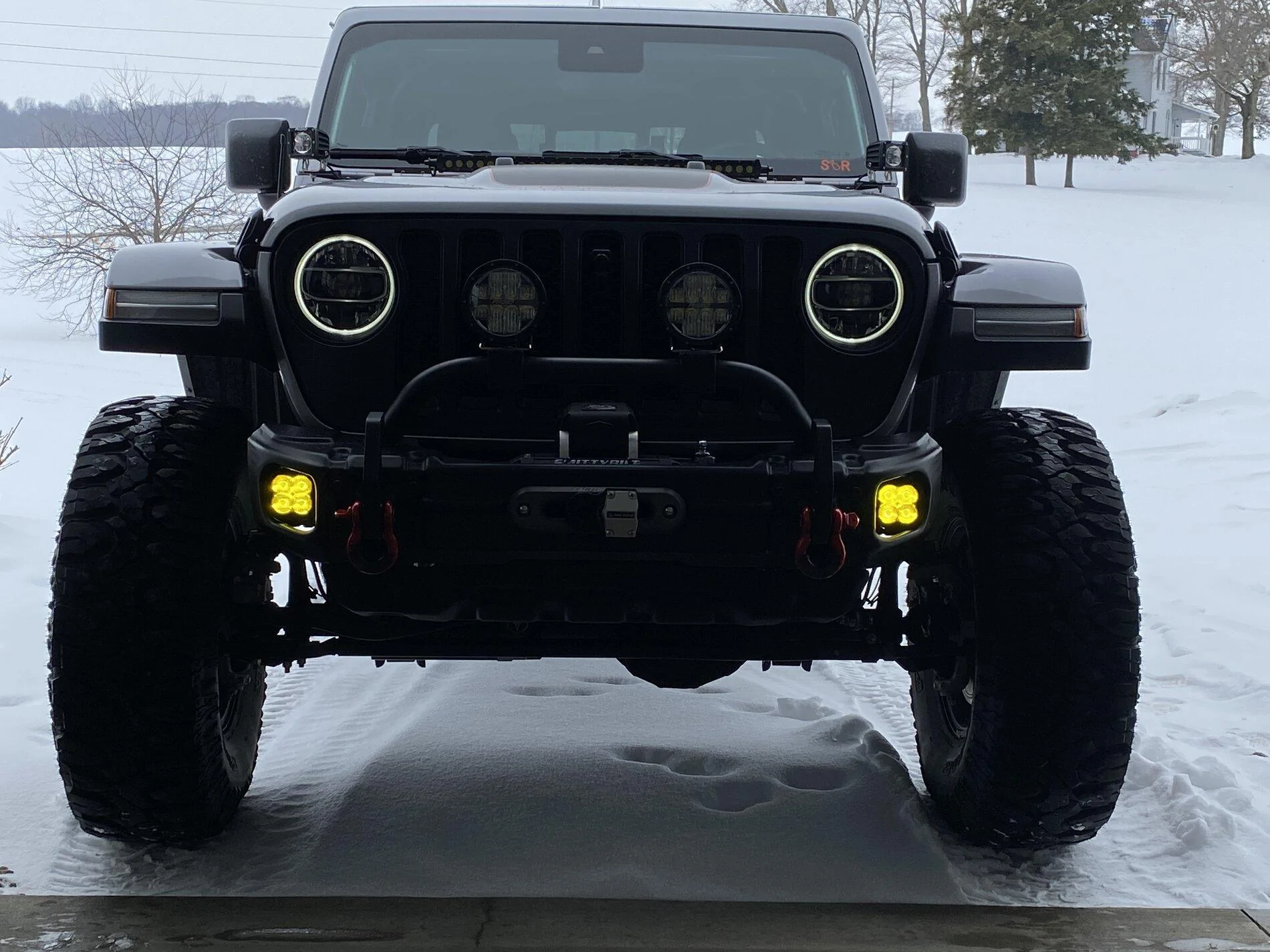 Jeep Gladiator Amber Driving lights! Yes Please! 04766C52-41DA-4339-A145-A24677570885