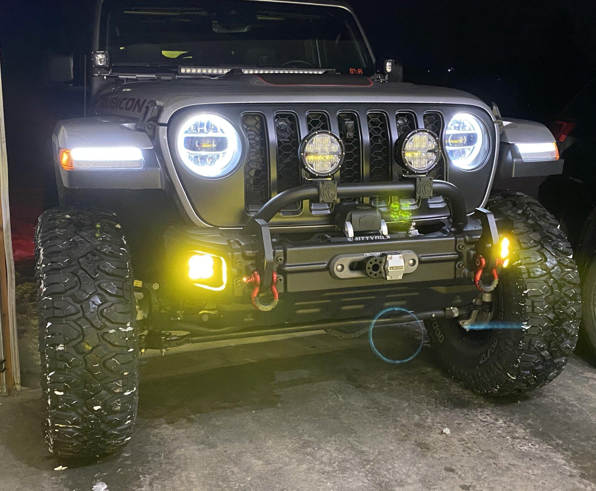 Jeep Gladiator Amber Driving lights! Yes Please! 0E6EAF33-266E-468A-B922-70BADCD43D05