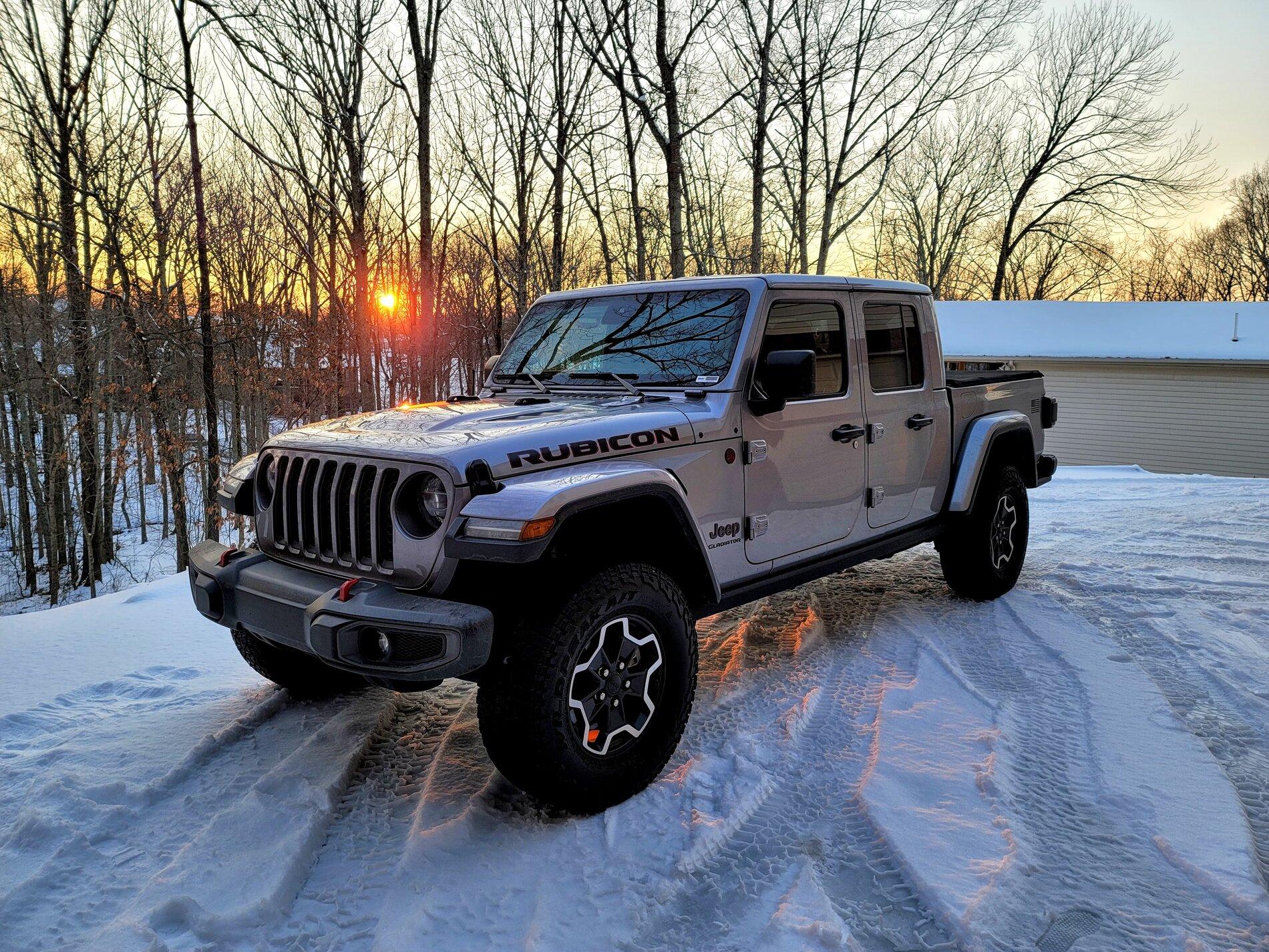 Jeep Gladiator Snow Pictures 20210219_172015