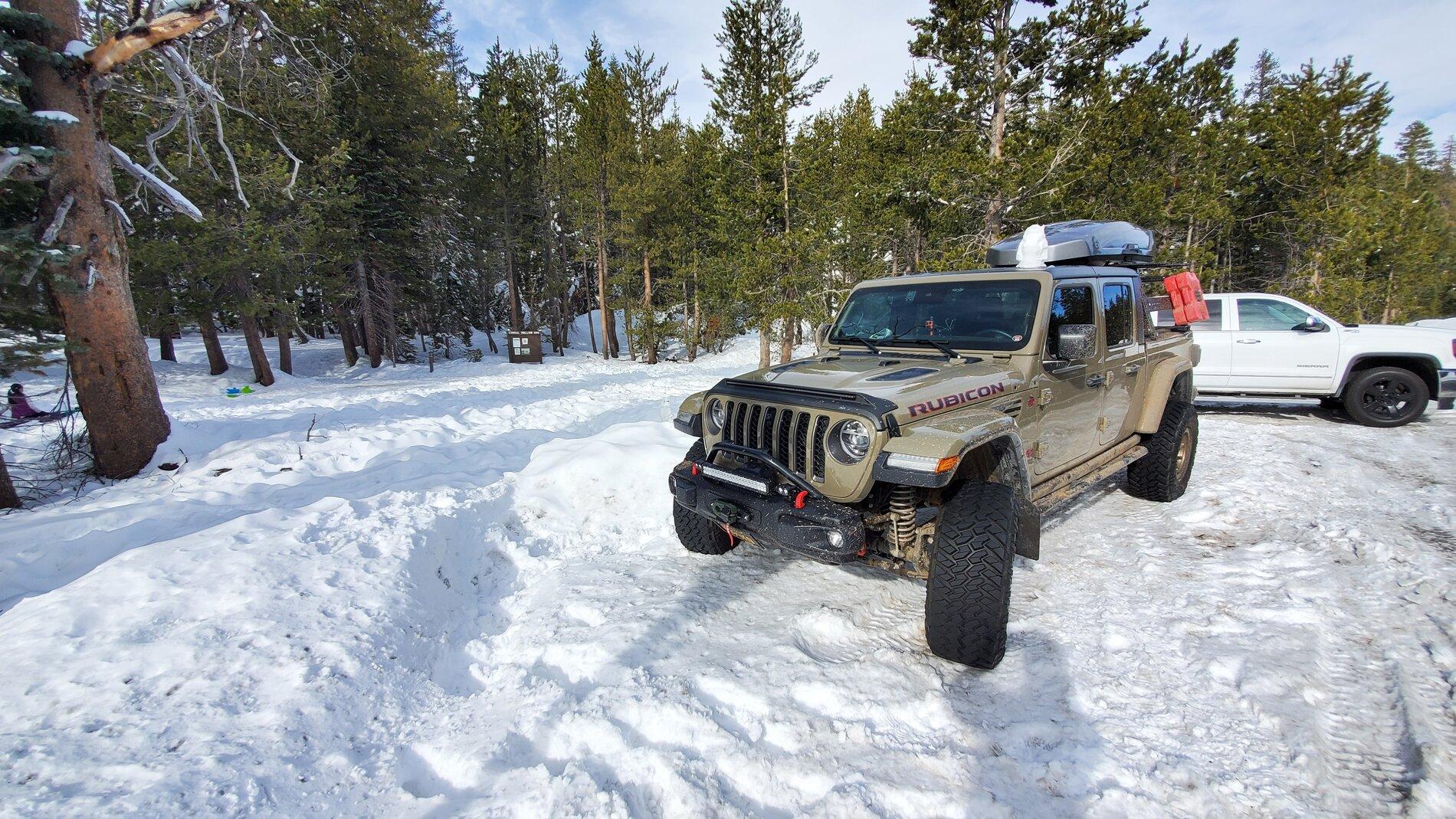 Jeep Gladiator Snow Pictures 20210101_115319
