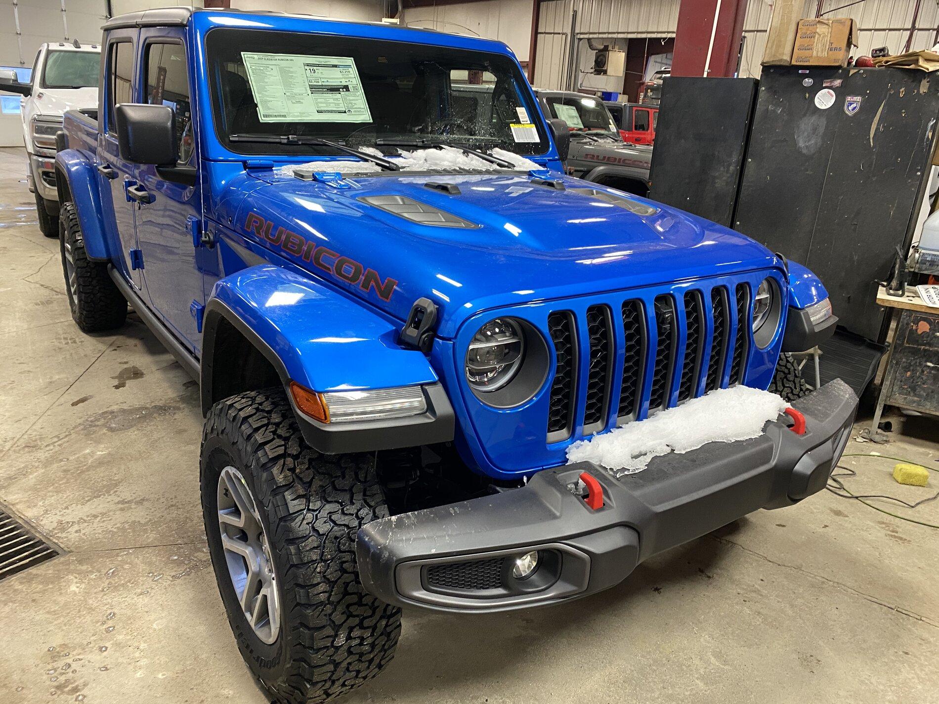 Jeep Gladiator Iowa Hydro-Blue Rubicon 45F525DA-191C-43AD-8C69-0D33675A57E3