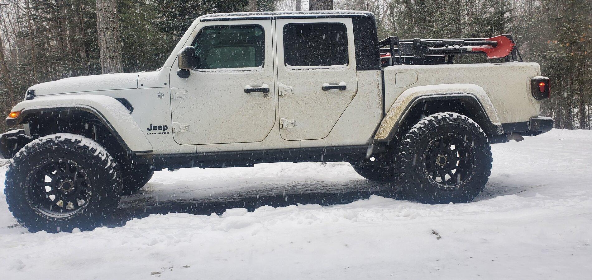 Jeep Gladiator 37s on 21 Gladiator Sport S w/ Max Tow 20210205_092216