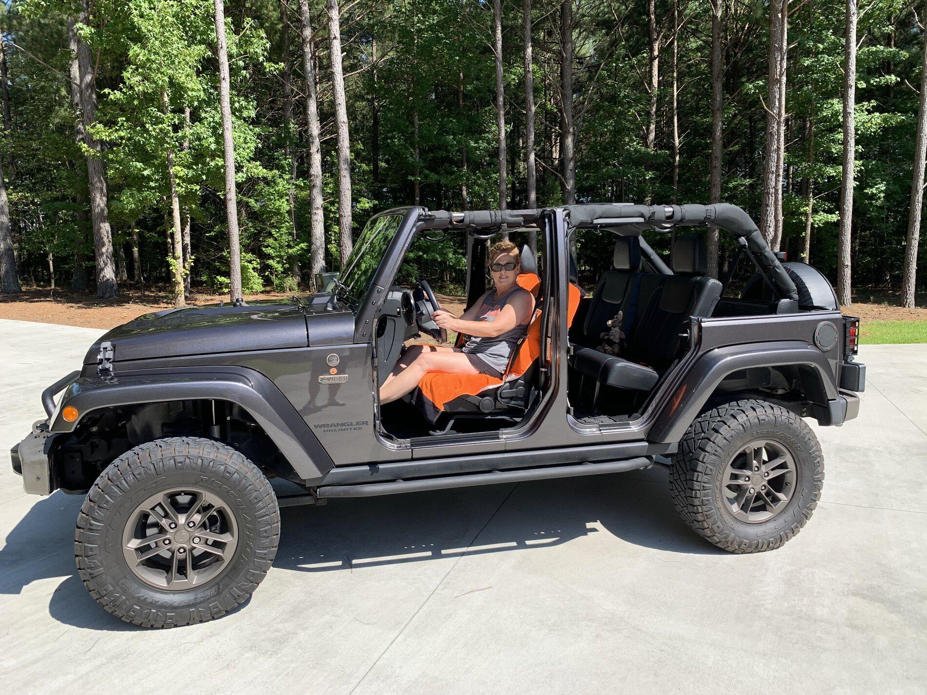 Jeep Gladiator Would love to see Jeeps that are owned by women! 1613858900975