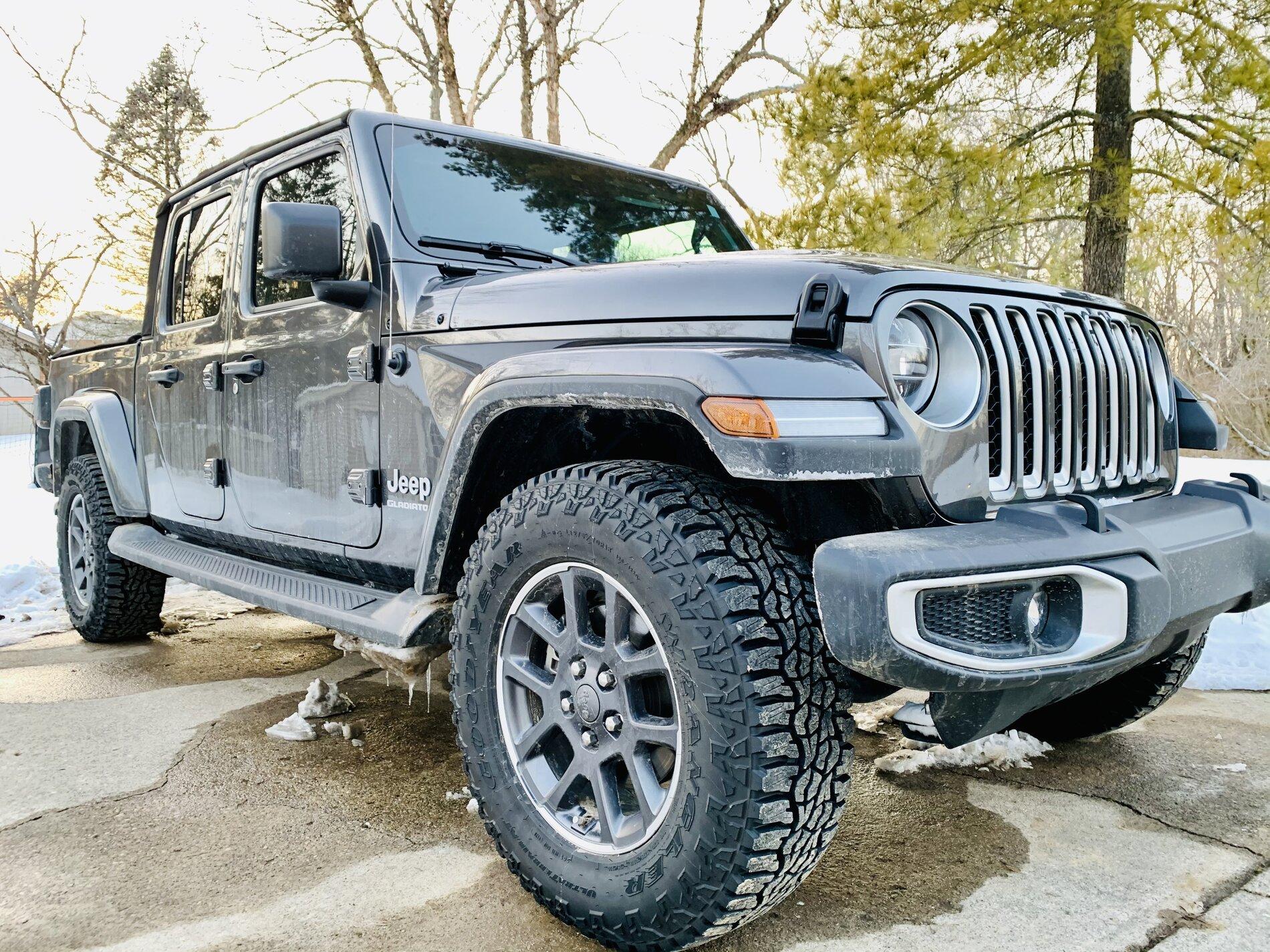 Jeep Gladiator Goodyear Wrangler Ultraterrain A/T C171B6CF-C806-4576-9448-503D2401C490