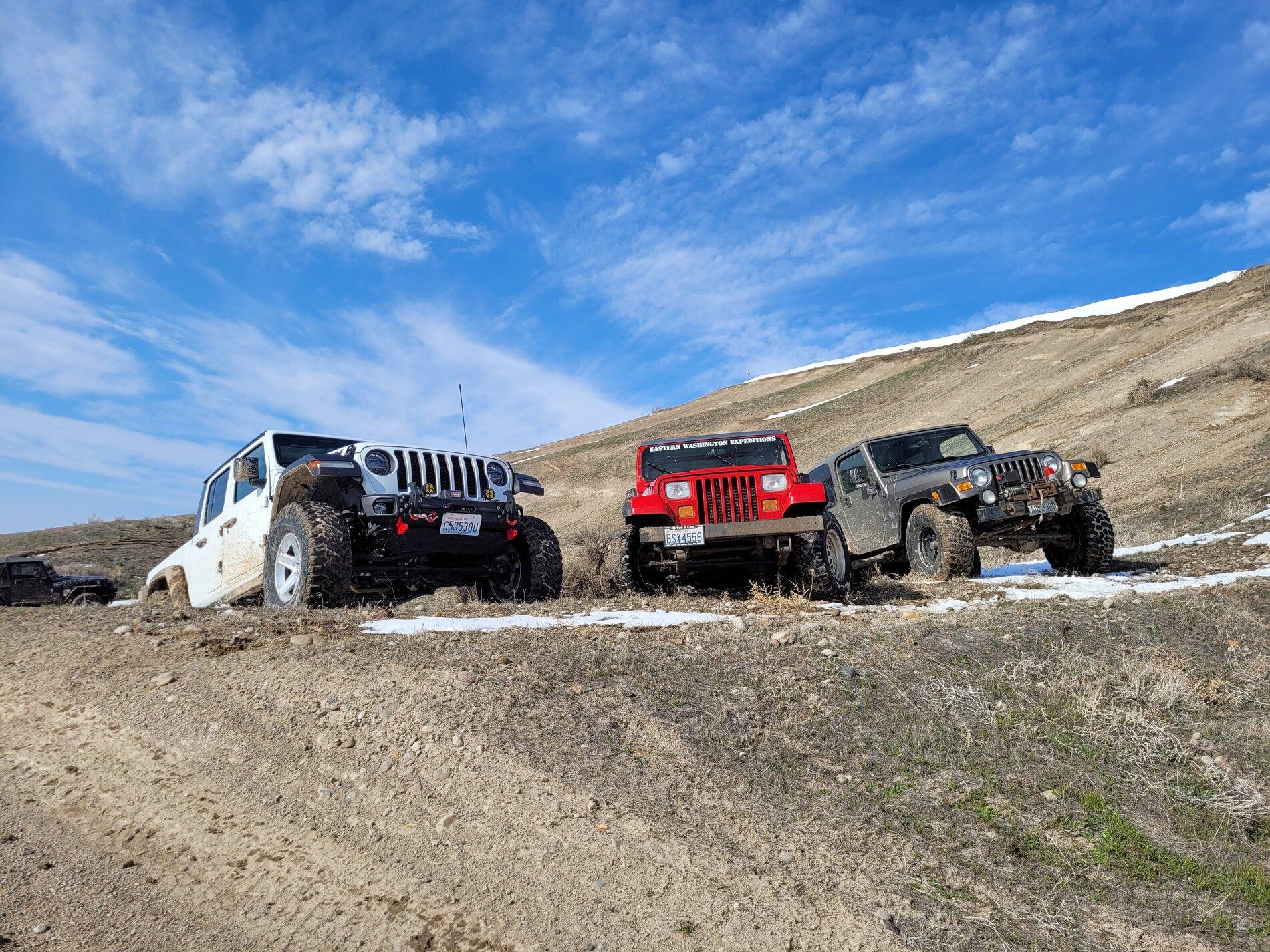 Jeep Gladiator Jeeps Parking Next To Jeeps 20210220_133901