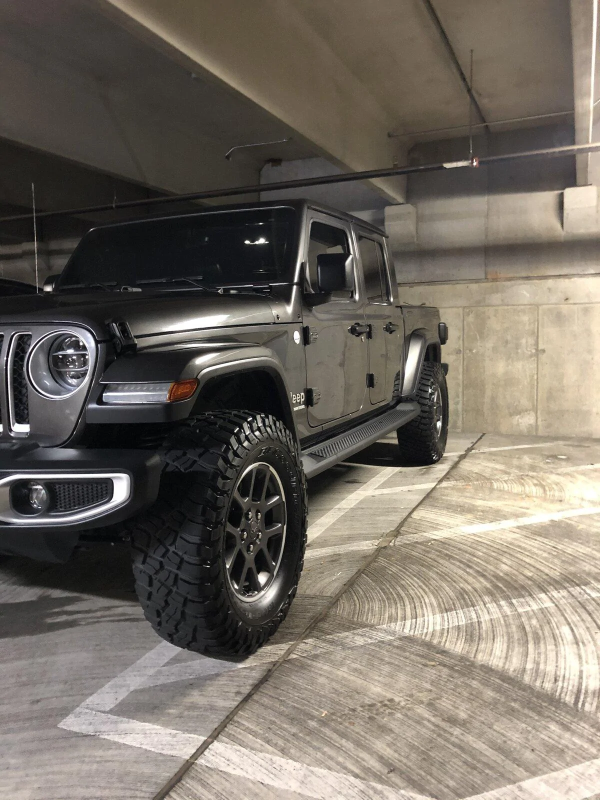 Jeep Gladiator 2020 gladiator overland OEM running boards E560A923-75E8-4319-BD90-8D2A58B3A7D9