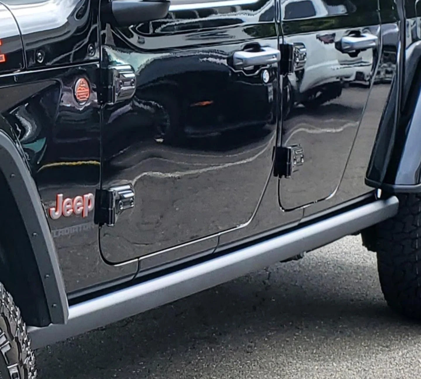 Jeep Gladiator WTB or WTT Looking for OEM Gladiator Running Boards, Side Steps Screenshot_20210221-141108_Photos