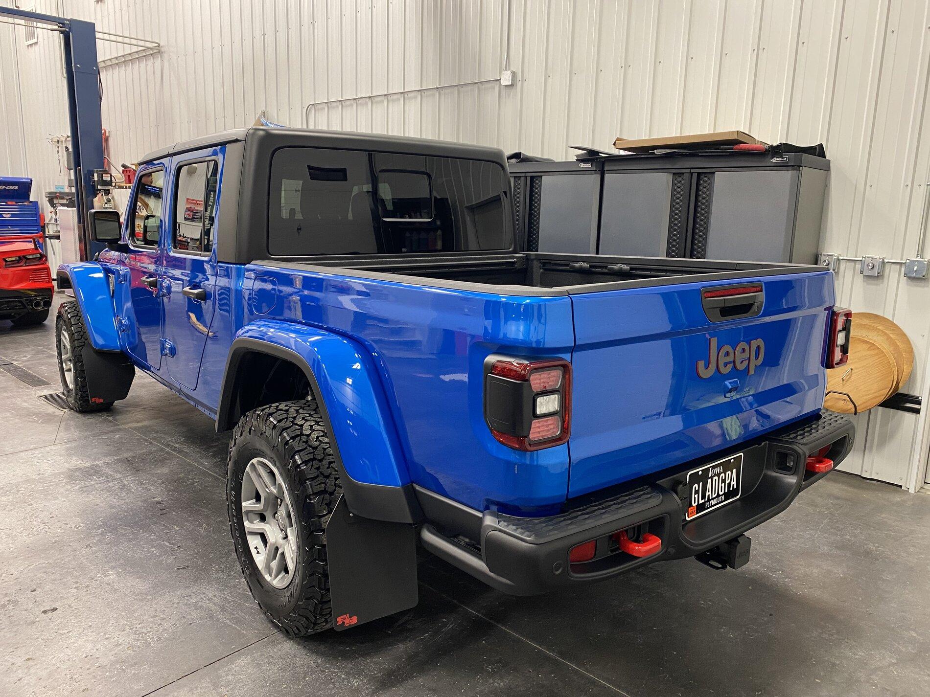 Jeep Gladiator Iowa Hydro-Blue Rubicon DB97CE48-CDC1-4E0F-9480-3E49C4A4AEA3