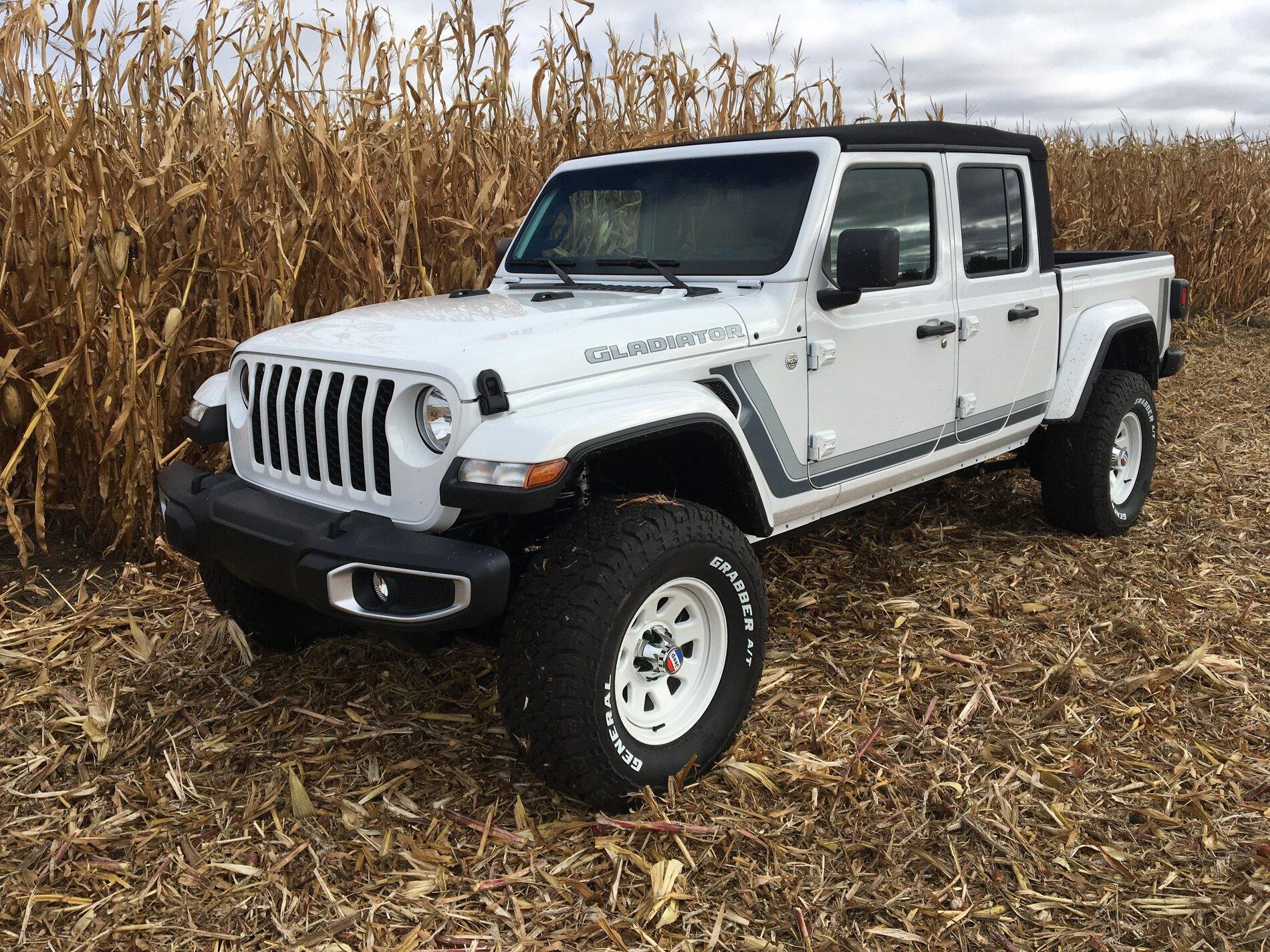 Jeep Gladiator Mopar M9C factory retro body graphics on my Gladiator. Anyone else? Goose huntin