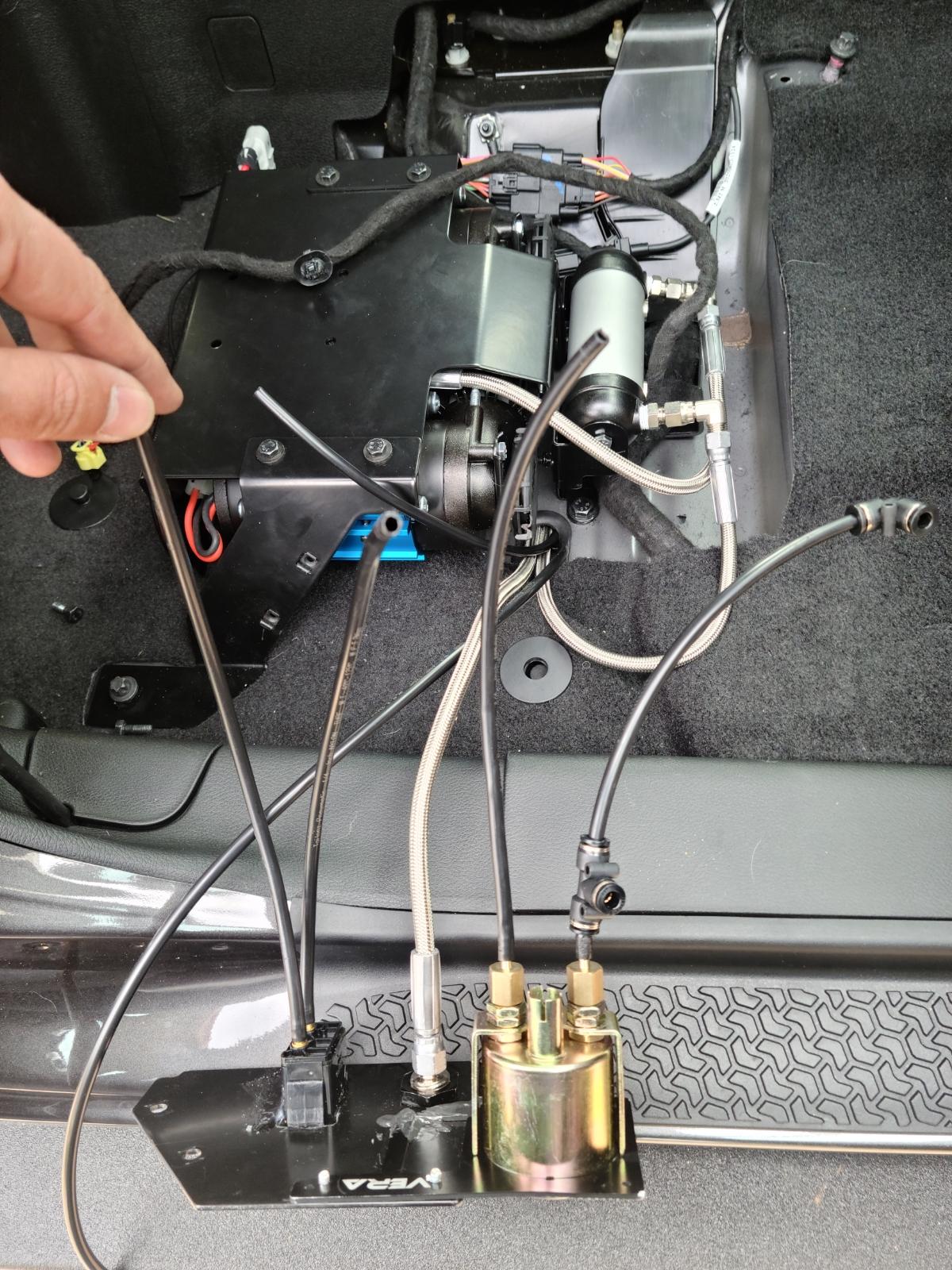 Jeep Gladiator Rear suspension too soft on Mojave, squats Resized_arb_compressor_vera_gauge_and_switch