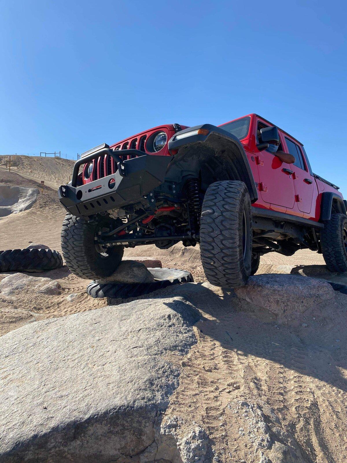 Jeep Gladiator EVO 4.5" / 38" desert trail Gladiator build received_856745548228805