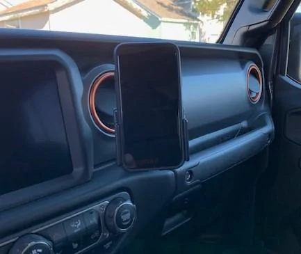 Jeep Gladiator Another Phone Mounting idea phone 4