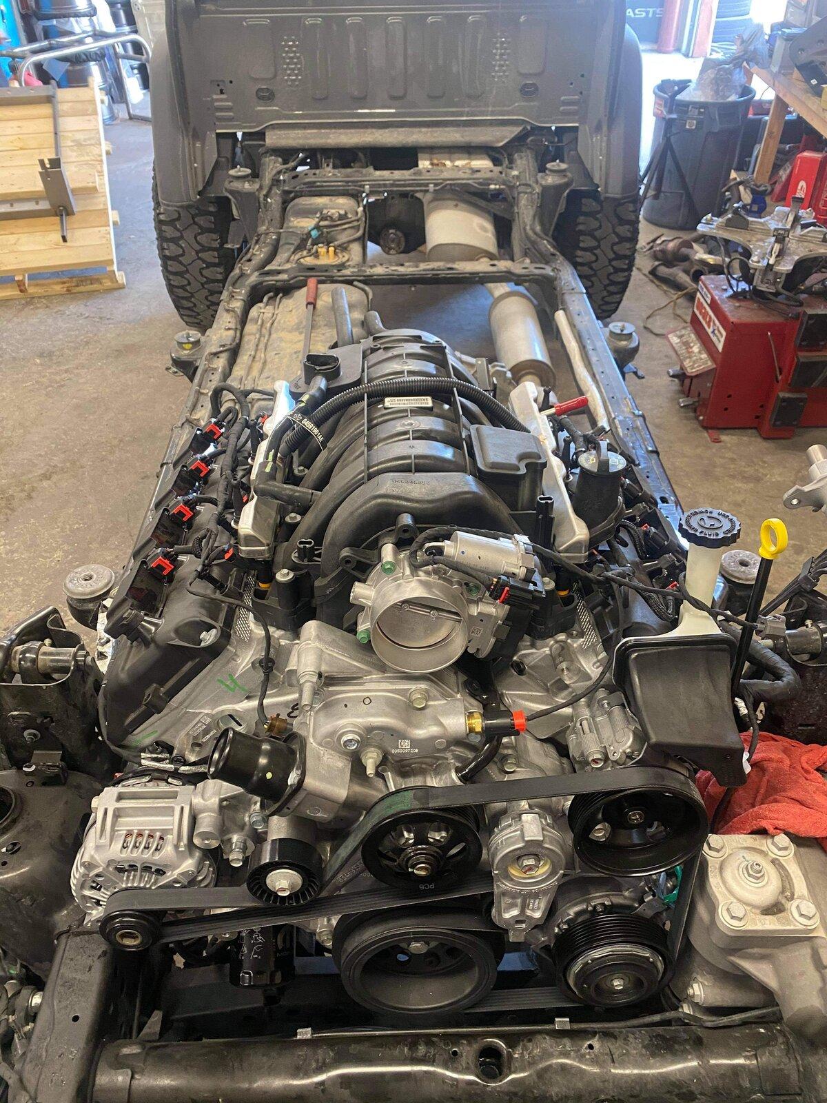 Jeep Gladiator 5.7 Hemi install hemi install