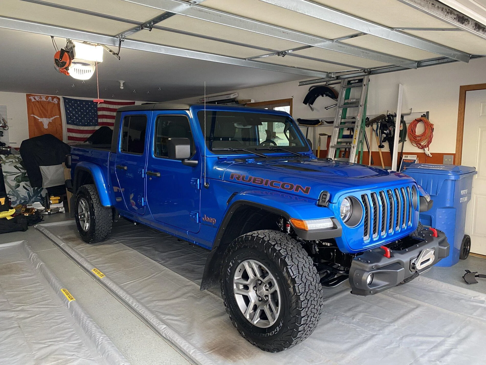 Jeep Gladiator Iowa Hydro-Blue Rubicon EF5D3403-A2B5-4866-B3D4-65A2DE63D57B