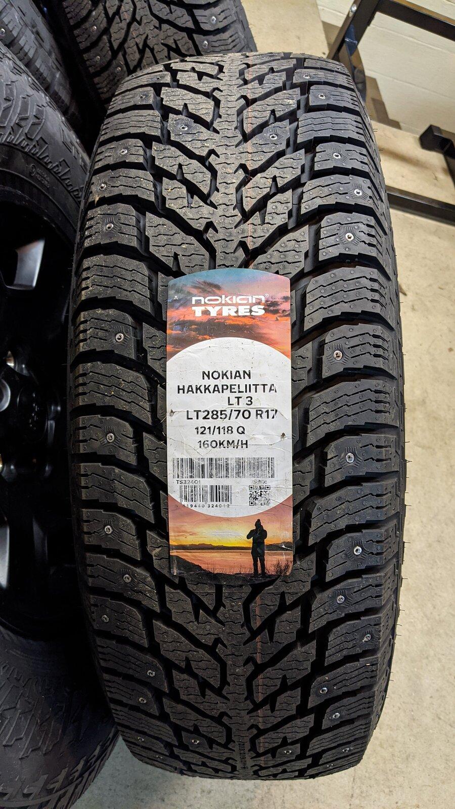 Jeep Gladiator Winter Tires PXL_20201130_210407637